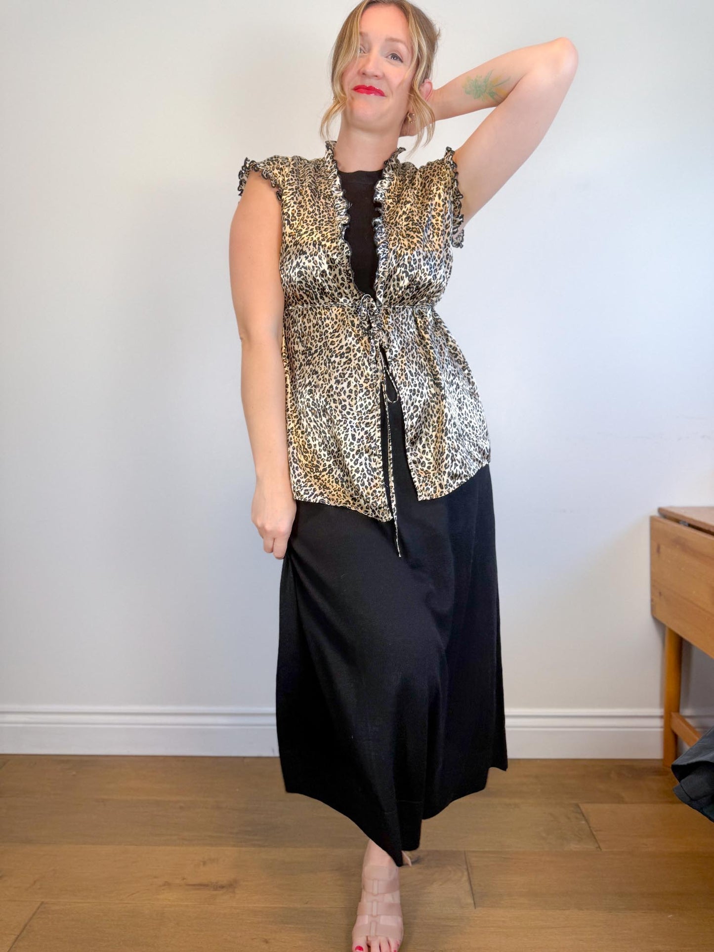 Vintage Leopard Print Blouse with Front Tie (Size L)