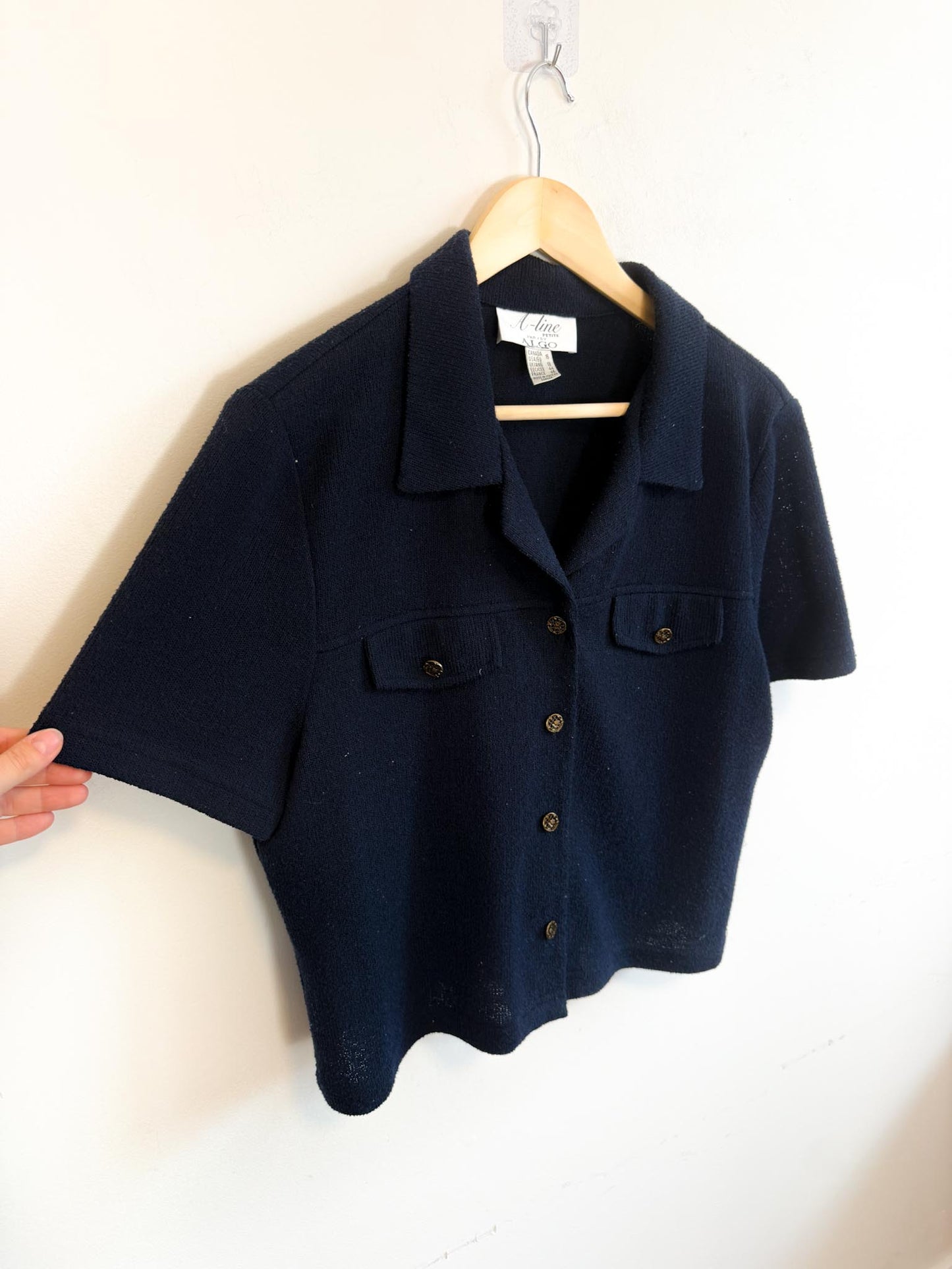 Vintage Short Sleeve Knit Button Down in Navy (Size L)