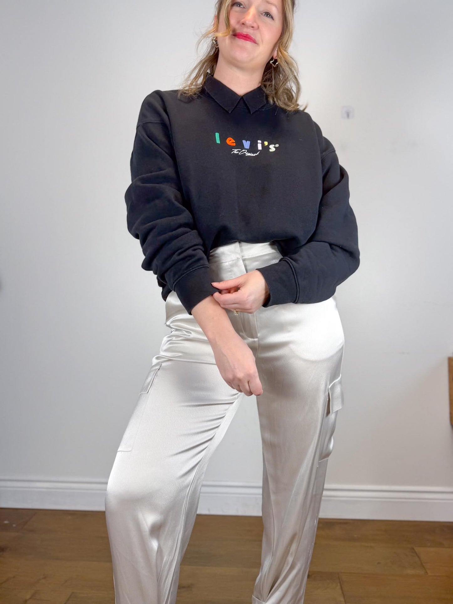 Levi's Relaxed Crewneck in Black with Embroidered Logo (Size L)