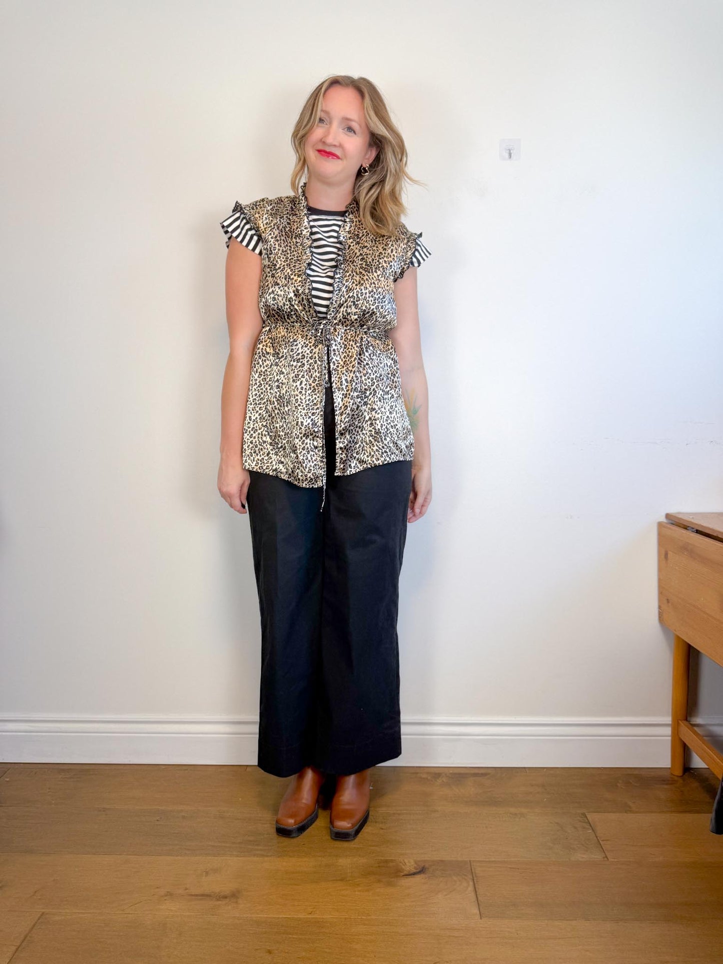 Vintage Leopard Print Blouse with Front Tie (Size L)
