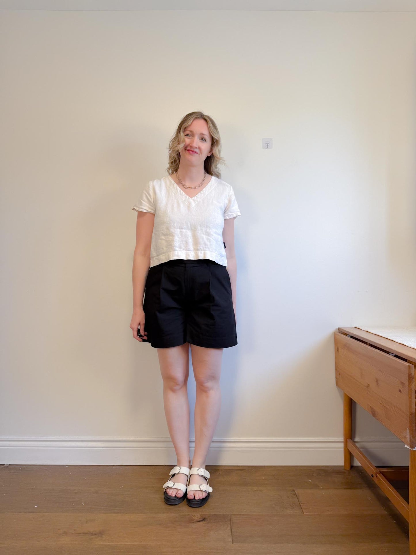 Free Label Cropped Linen V-NecK Top in White SOLD AS IS (Size M)