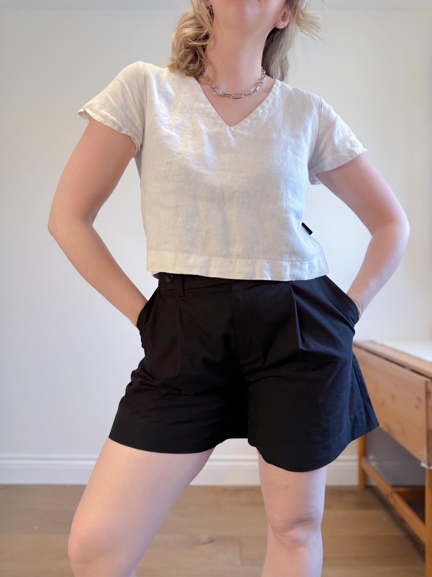 Free Label Cropped Linen V-NecK Top in White SOLD AS IS (Size M)