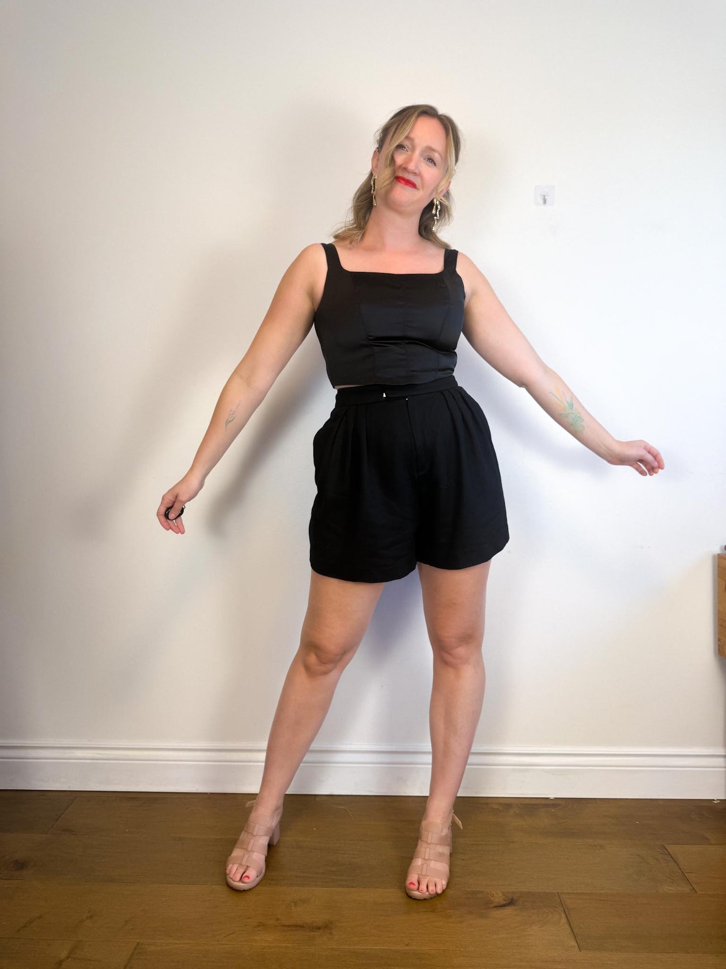 House of Harlow Black Satin Cropped Tank (Size M)