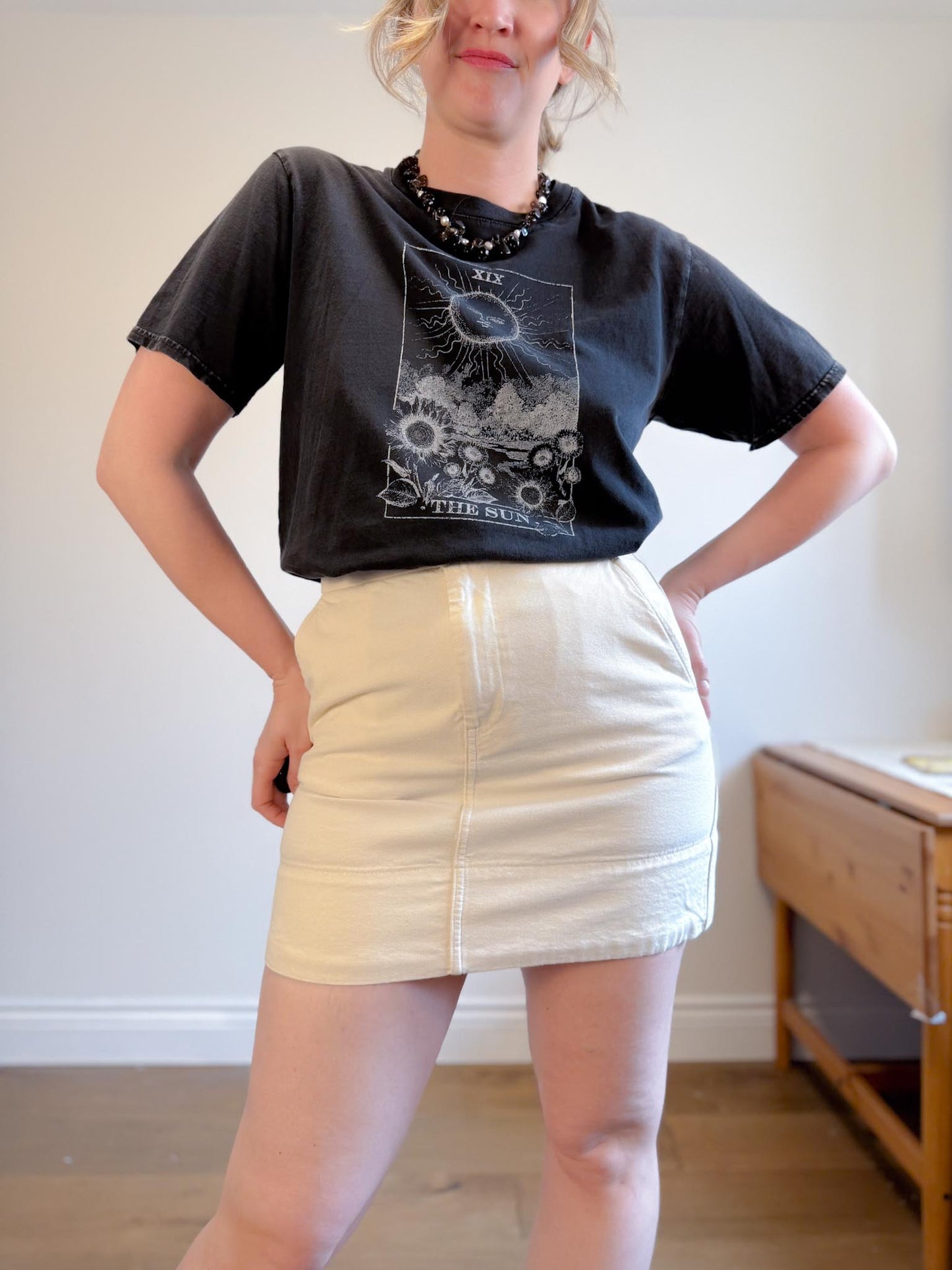 The Sun Graphic Tee in Faded Black (Size M/L)