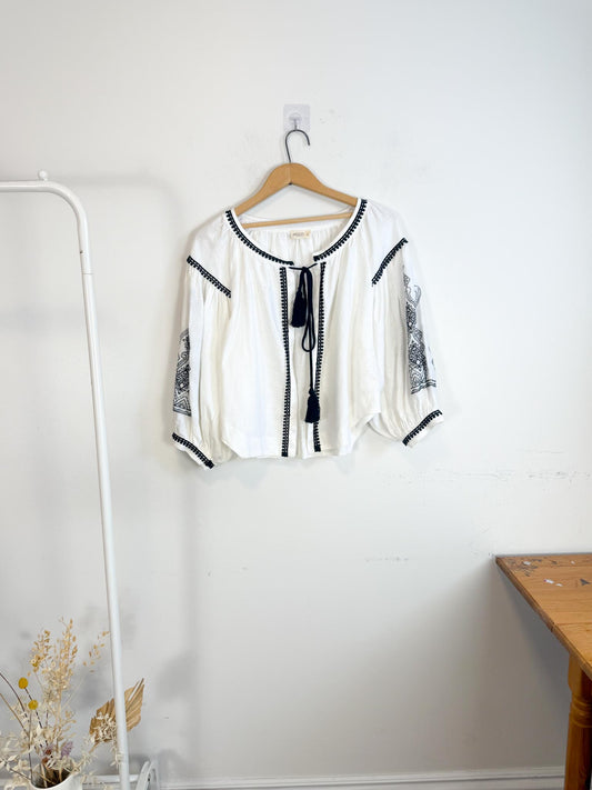 AGGEL Linen Embroidered Front Tie Blouse (Size M/L)