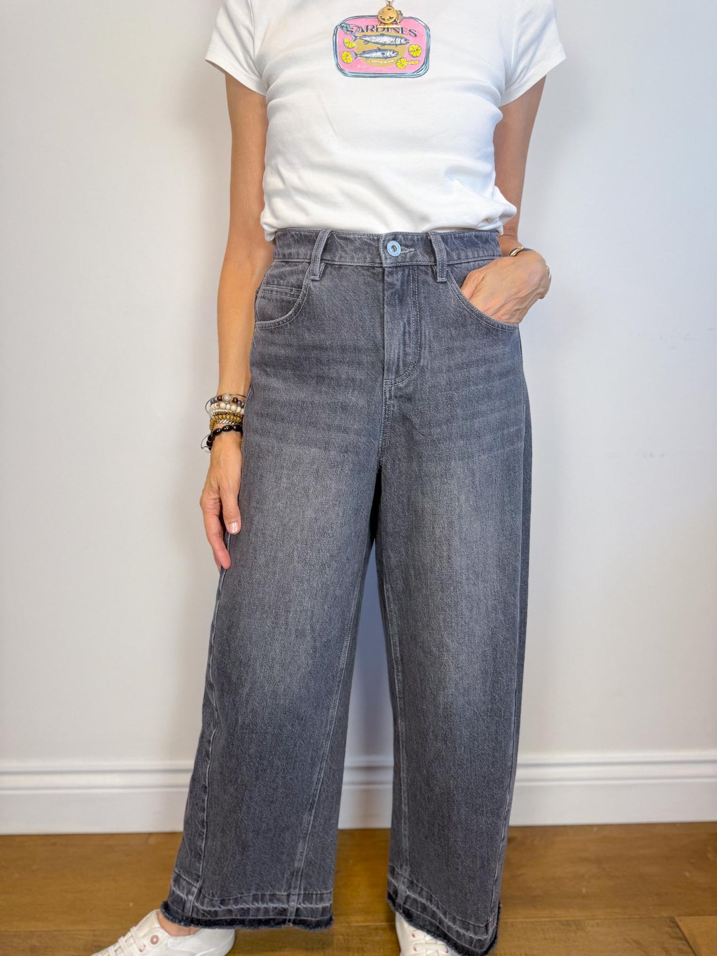 Fabrique Sustainable Barrel Leg Jeans in Faded Black Wash (Size S)