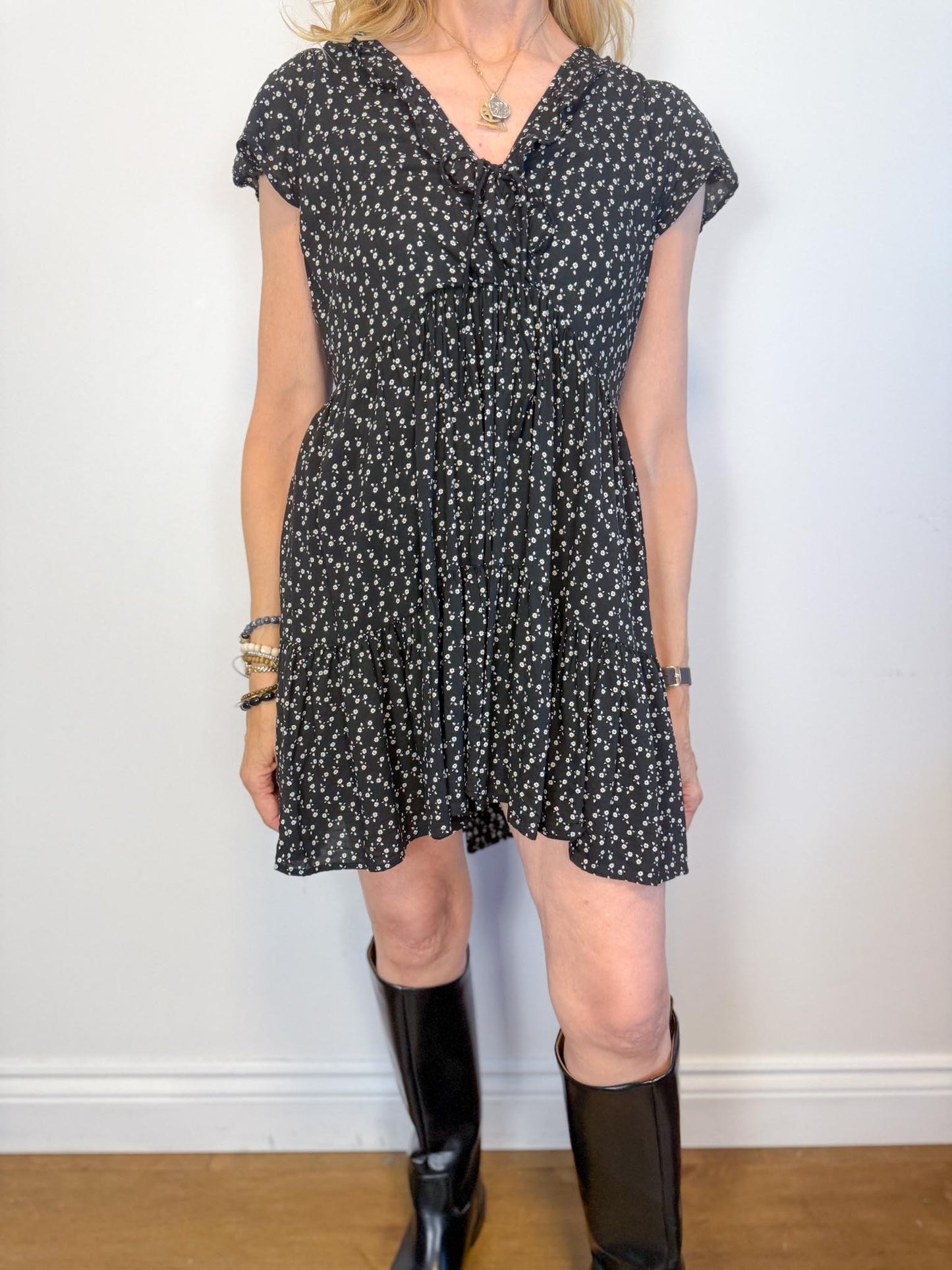 Auguste "Bella Frill Play Dress in Black/White Floral" (Size S)