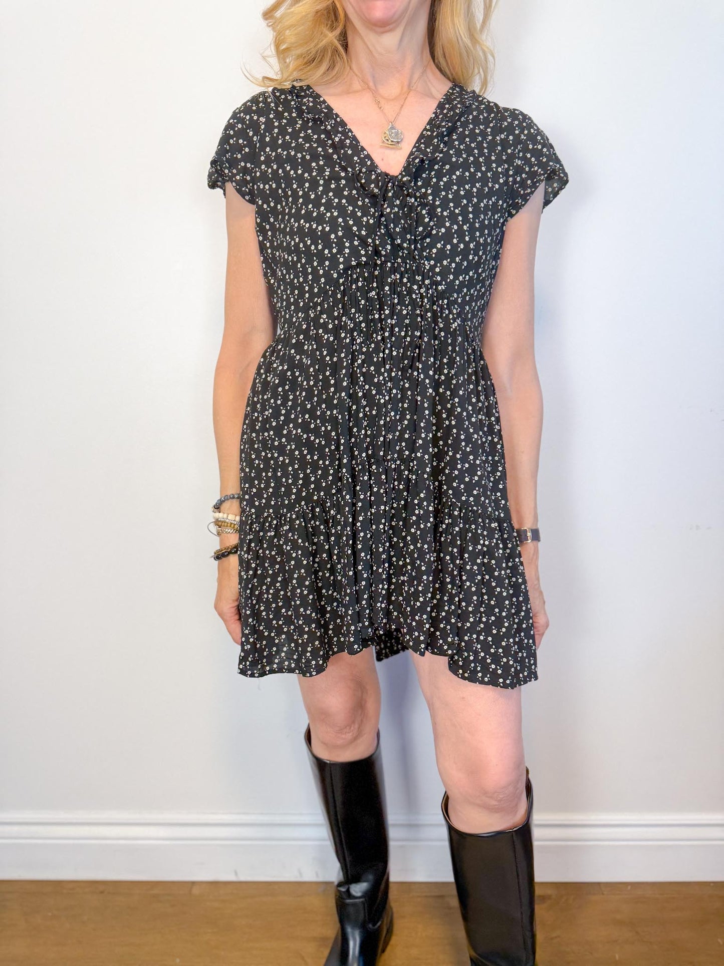 Auguste "Bella Frill Play Dress in Black/White Floral" (Size S)