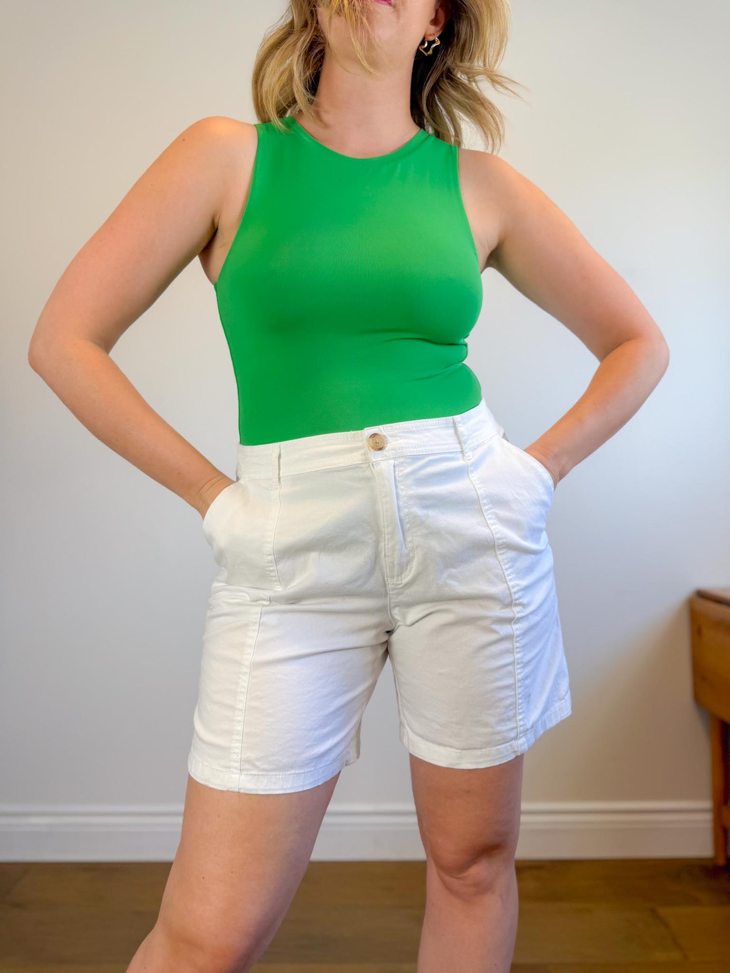 Babaton Contour Crew Bodysuit in Kelly Green (Size M)