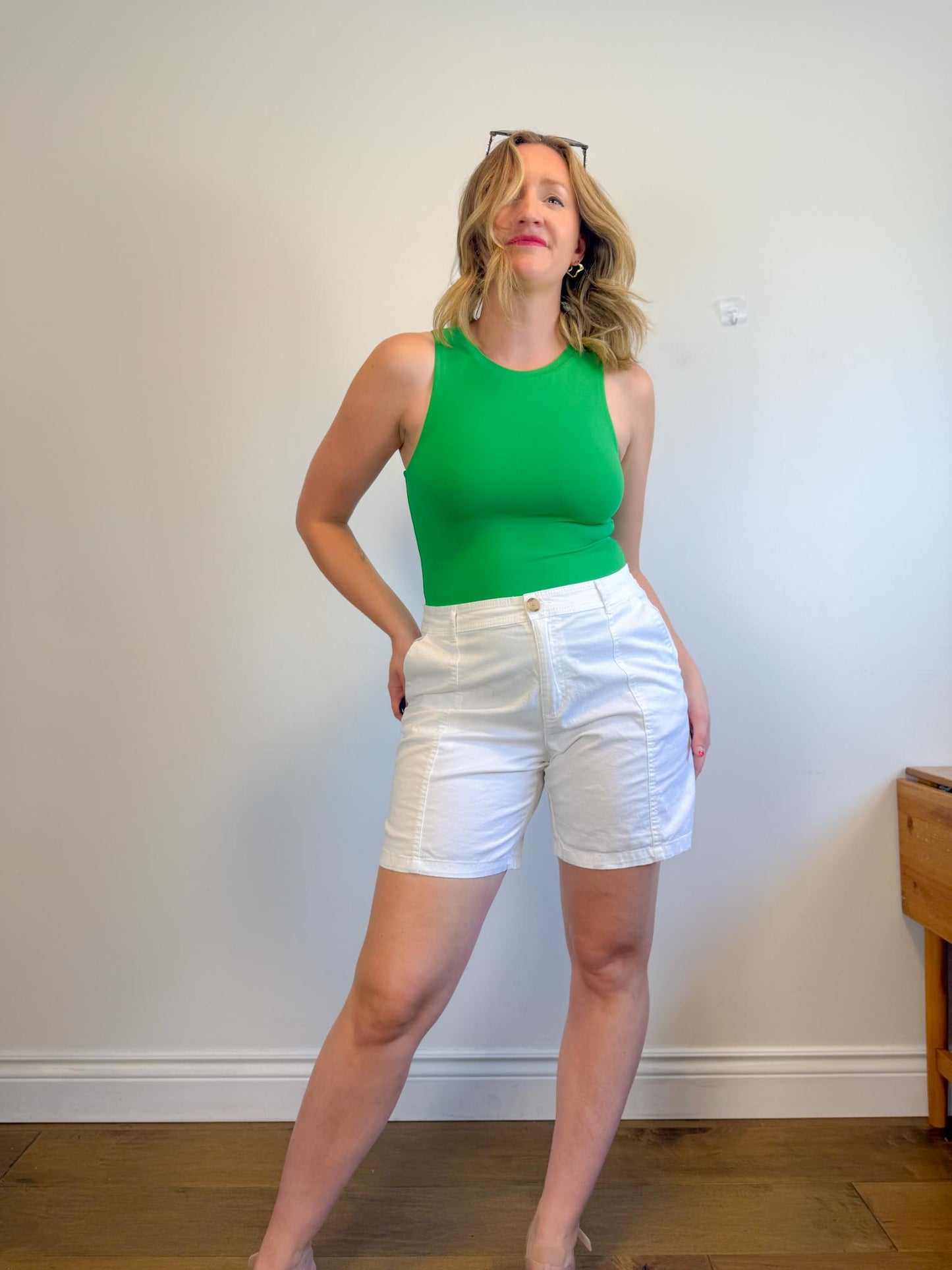 Babaton Contour Crew Bodysuit in Kelly Green (Size M)
