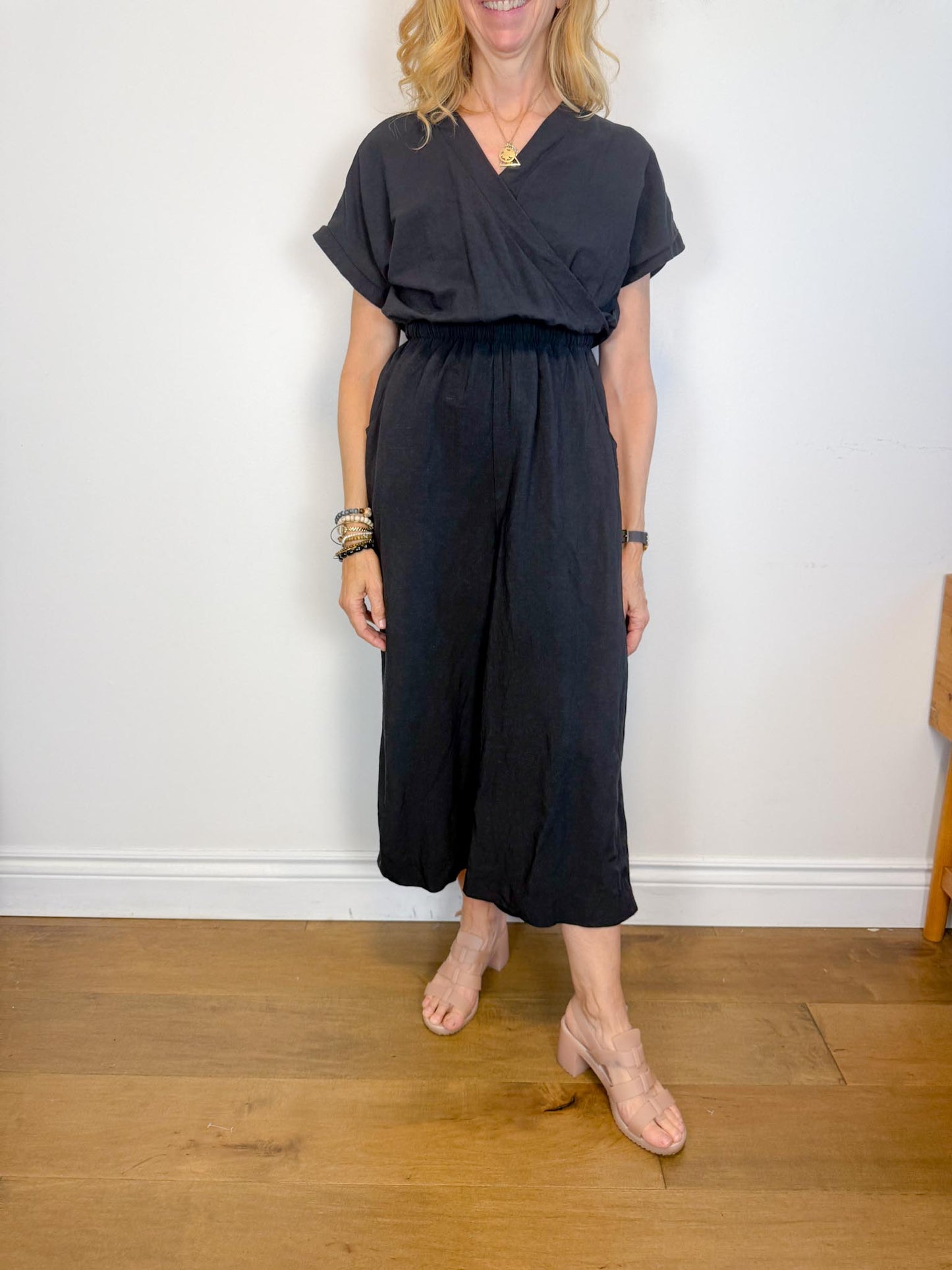 Melow Slow Fashion "Elka Jumpsuit in Black" (Size XS/S)