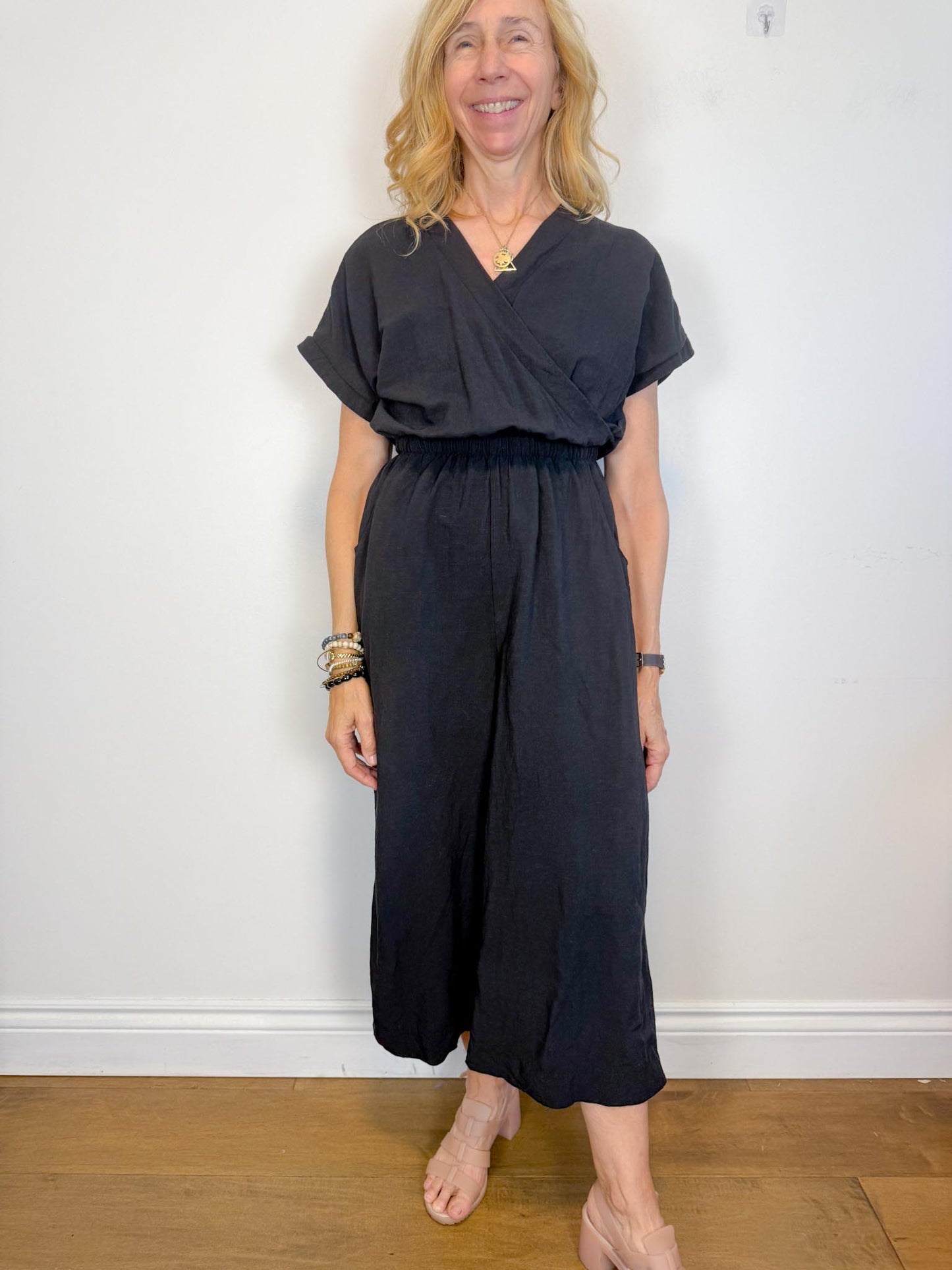 Melow Slow Fashion "Elka Jumpsuit in Black" (Size XS/S)