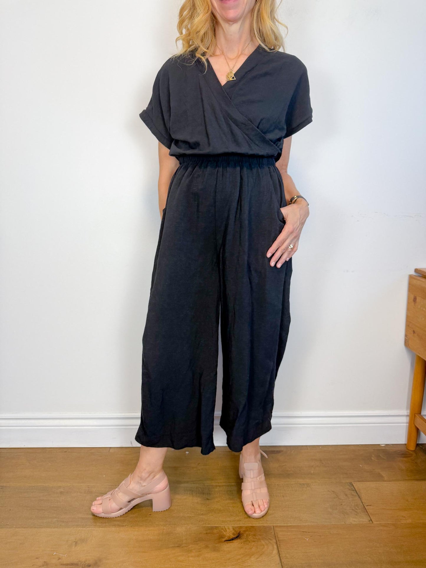 Melow Slow Fashion "Elka Jumpsuit in Black" (Size XS/S)