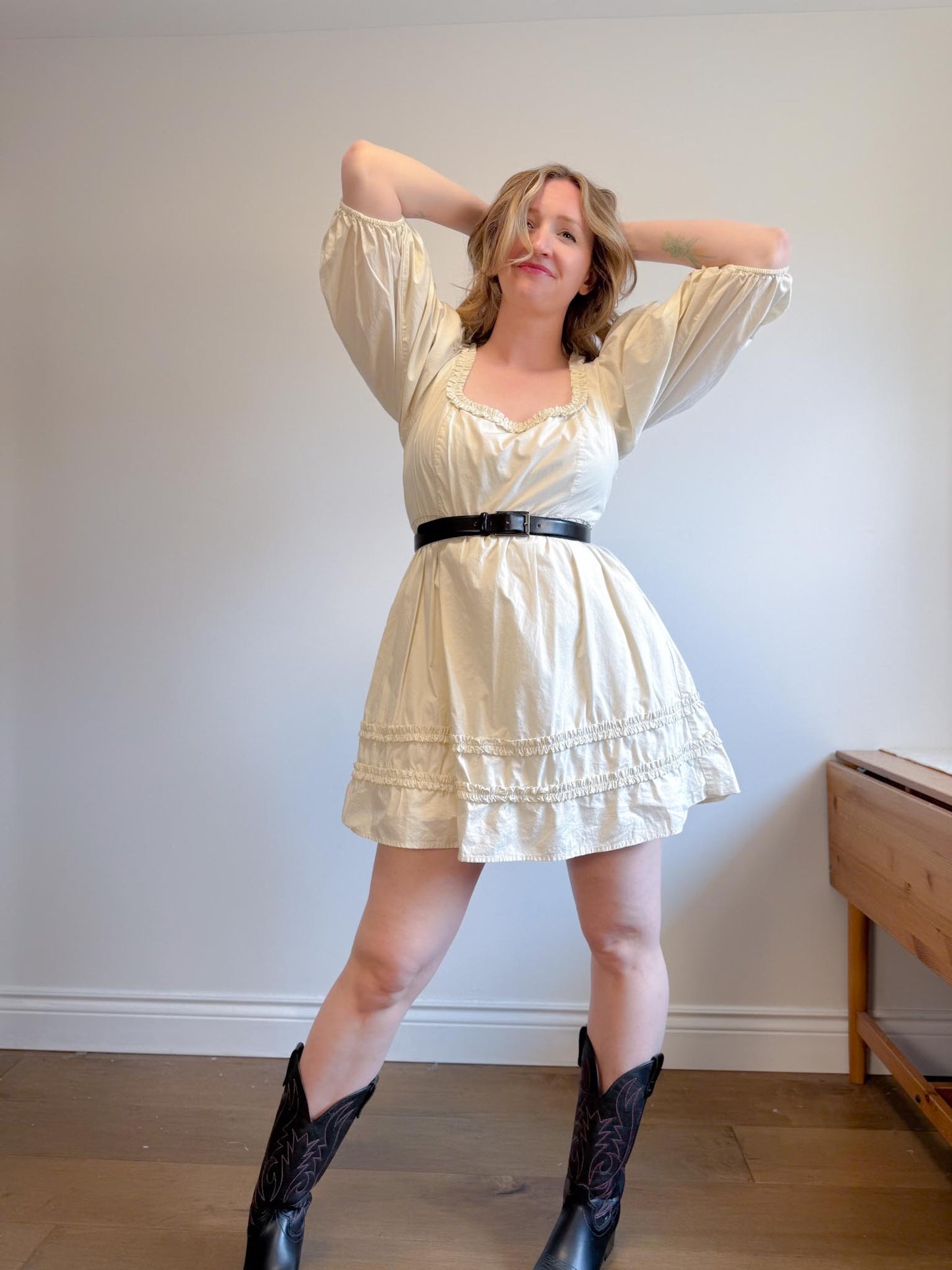 Gap Babydoll Puff Sleeve Mini Dress in Beige (Size L)