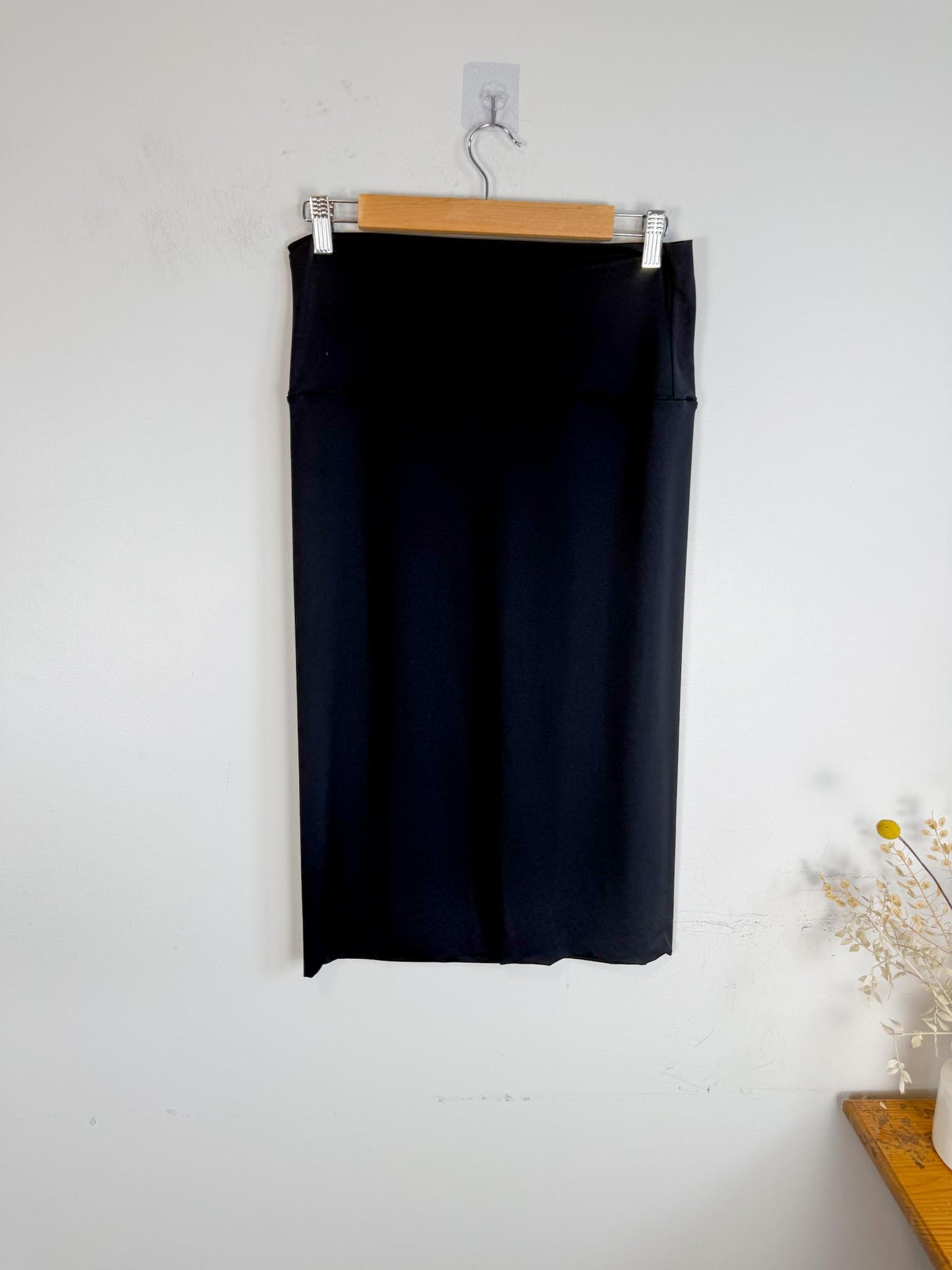 Epoque Evolution "The One Pencil Skirt in Black" (Size M)