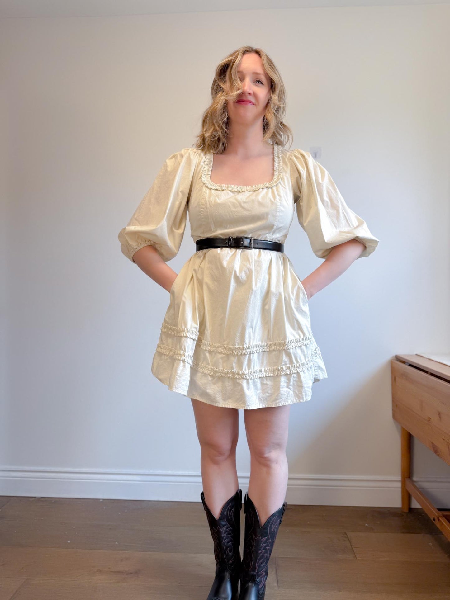 Gap Babydoll Puff Sleeve Mini Dress in Beige (Size L)