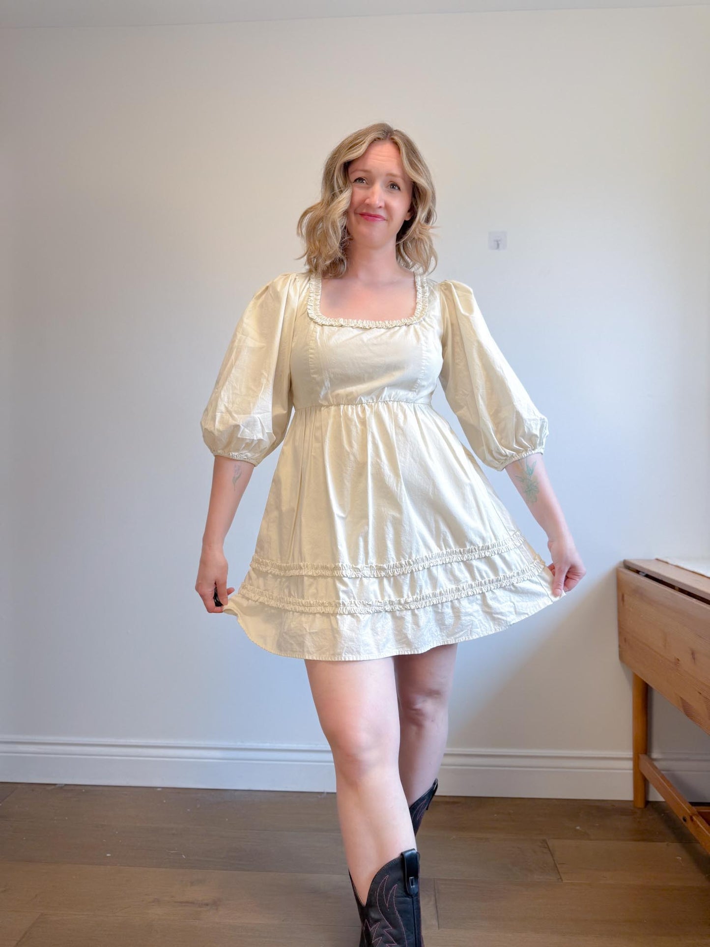 Gap Babydoll Puff Sleeve Mini Dress in Beige (Size L)