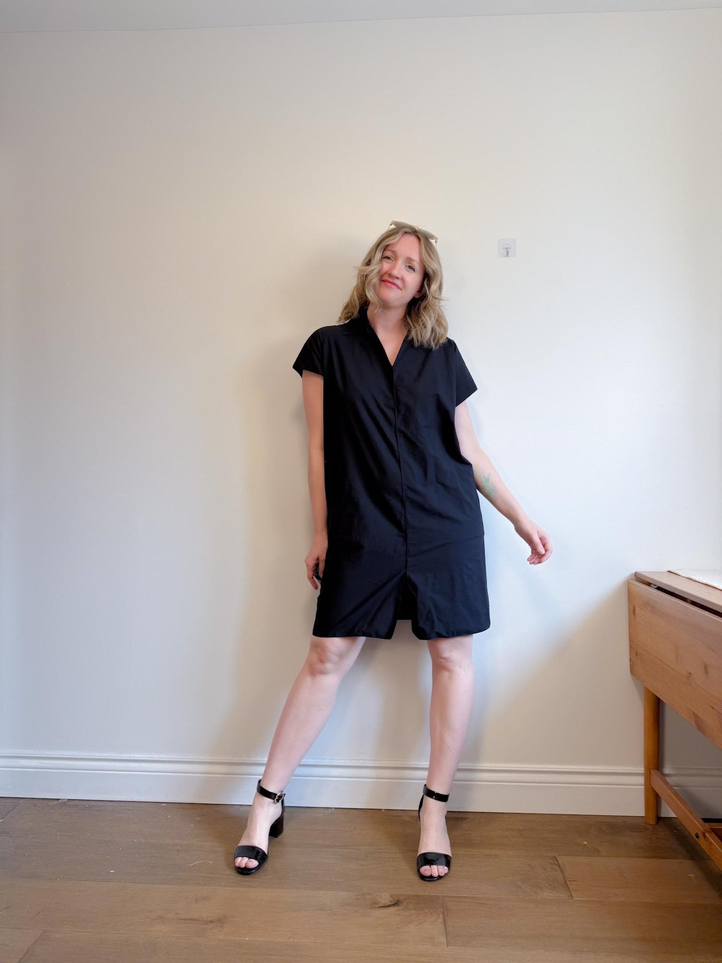 SHAMASK "Classic Shirt Dress in Cotton Poplin in Black" (Size M/L)