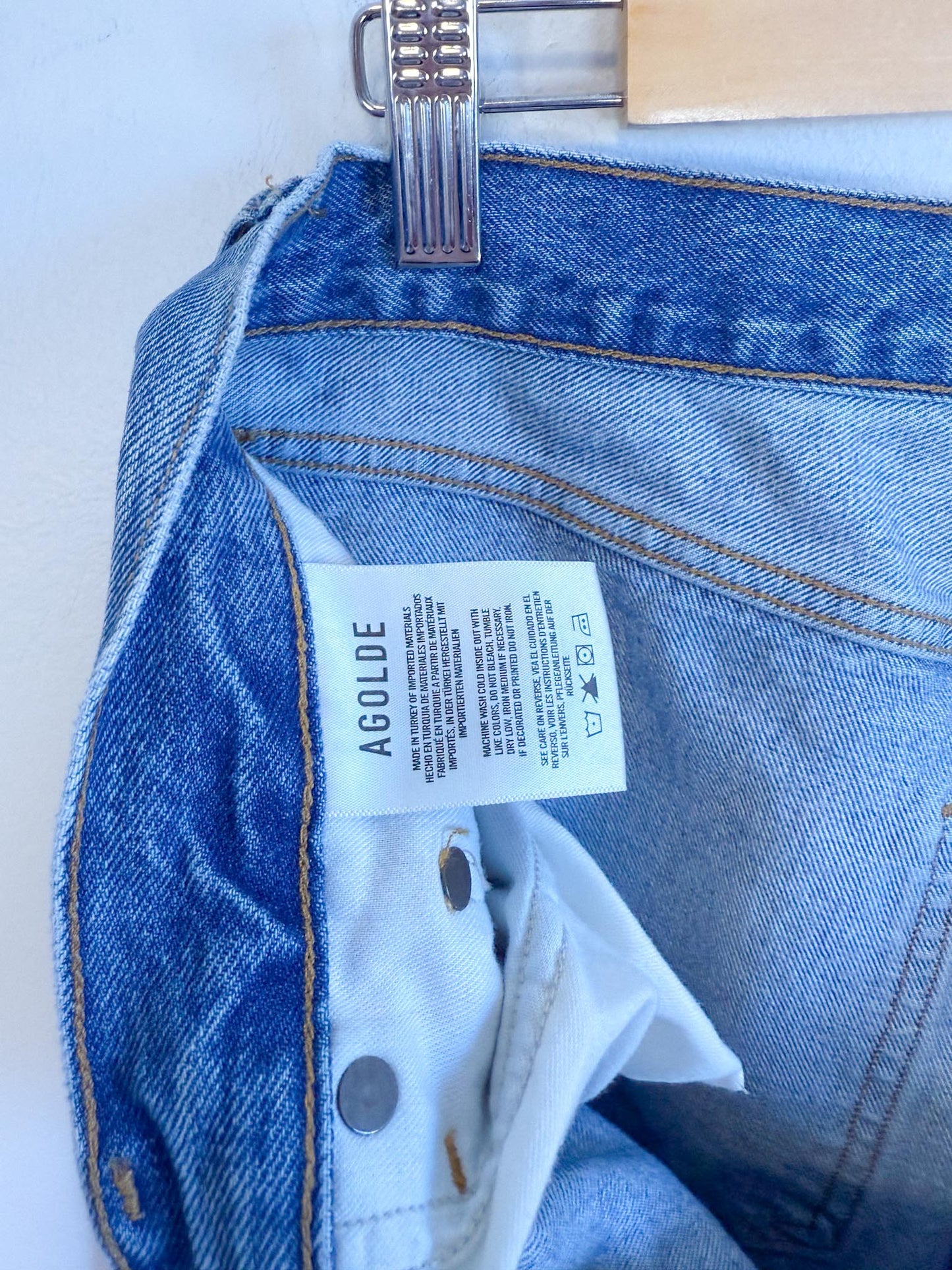 AGOLDE "Riley High Rise Straight Crop in Medium Wash" (Size 31)