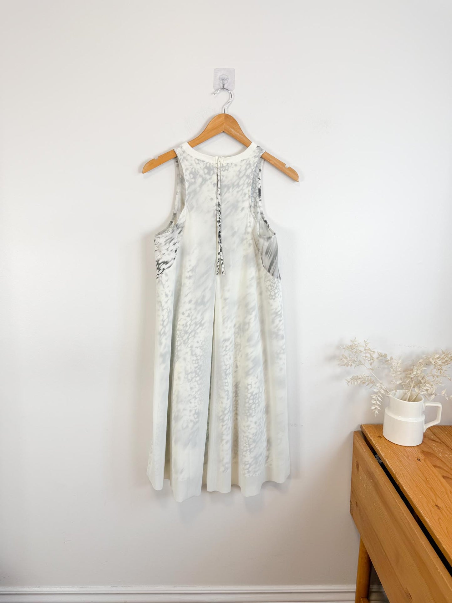 Lululemon "Mesh Overlay High-Neck Dress in White/Black" (Size L)
