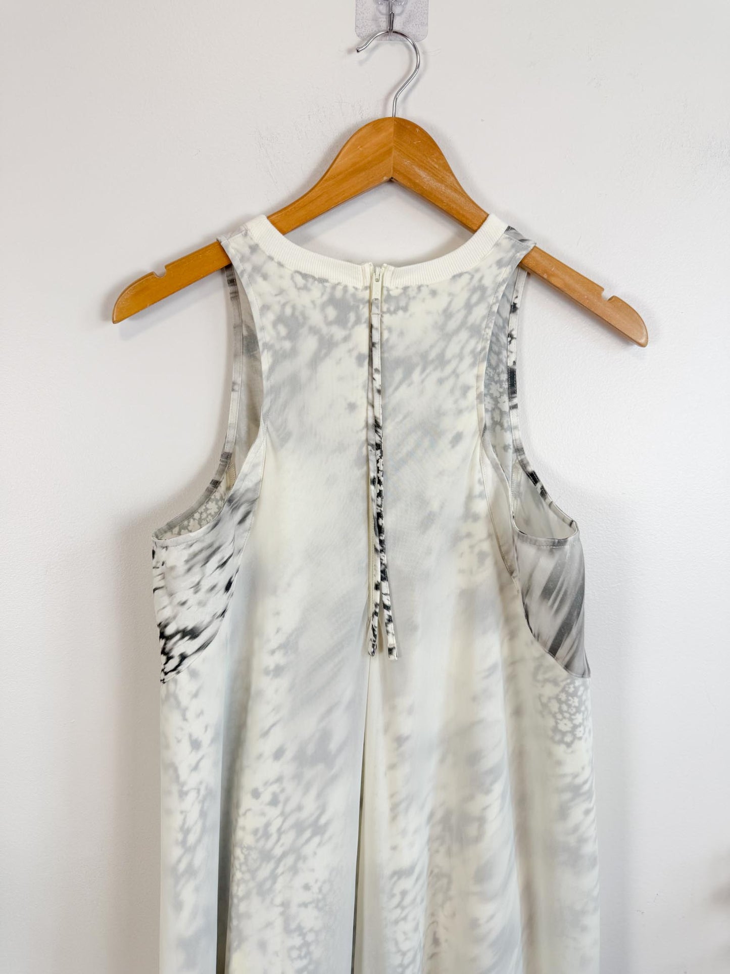 Lululemon "Mesh Overlay High-Neck Dress in White/Black" (Size L)