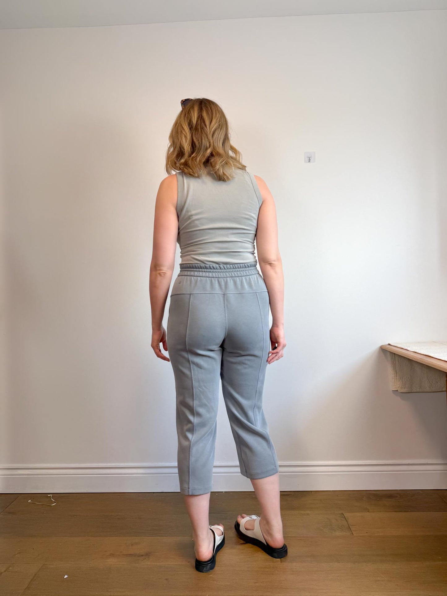 Lululemon "Softstreme High-Rise Straight-Leg Cropped Pant in Belgium Blue" (Size 10)