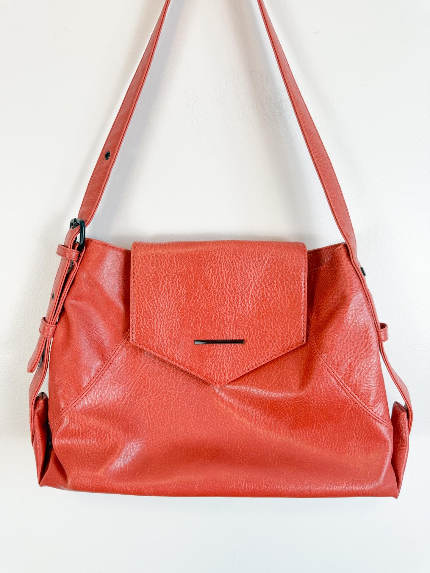 Matt & Nat Vegan Leather Handbag in Red