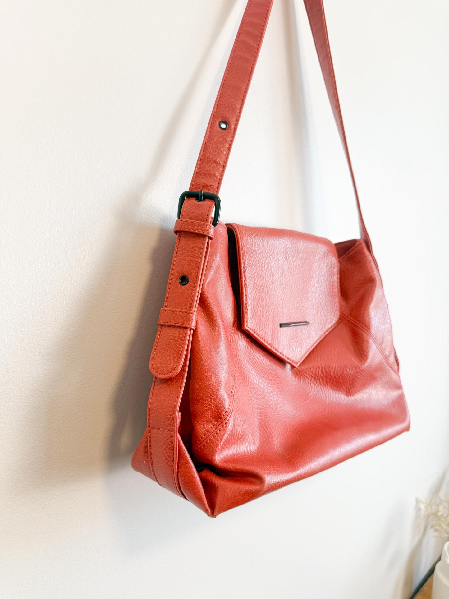Matt & Nat Vegan Leather Handbag in Red