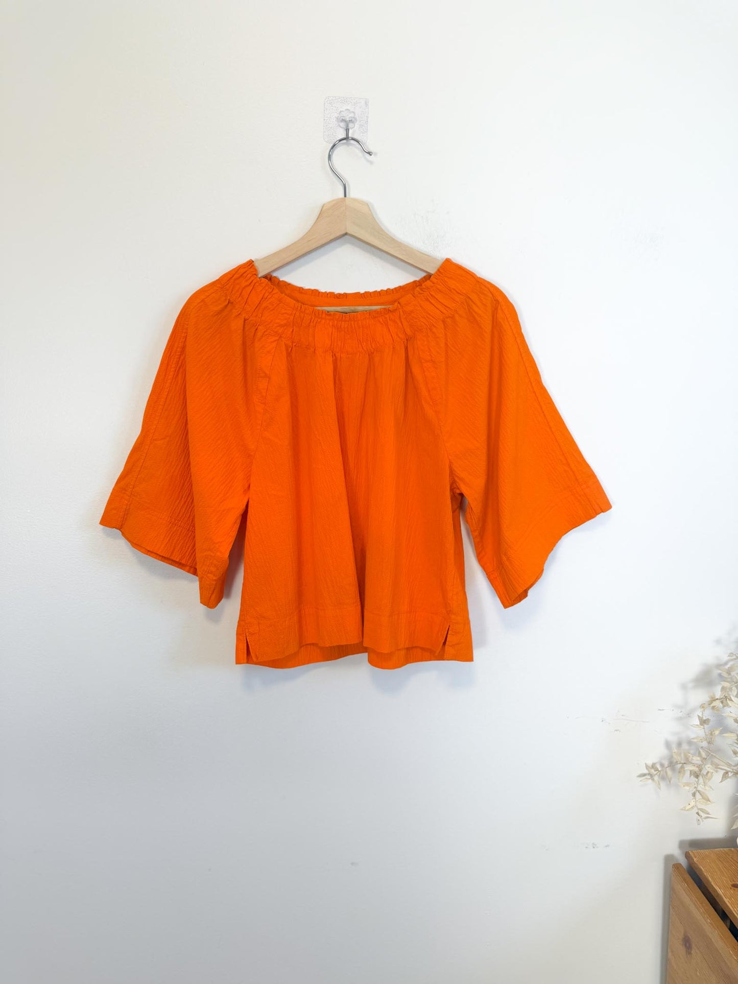 Everlane "The Seersucker Gathered Tee in Orange" (Size M)