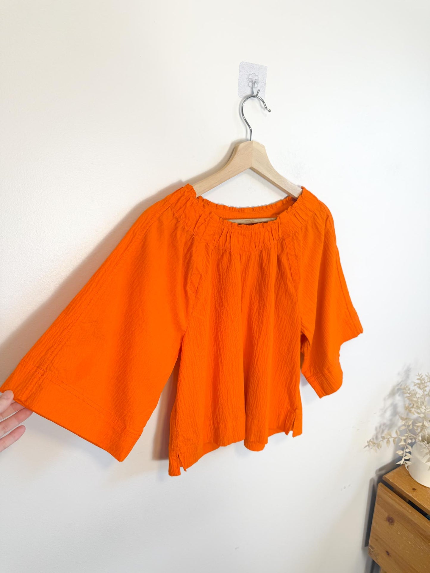 Everlane "The Seersucker Gathered Tee in Orange" (Size M)