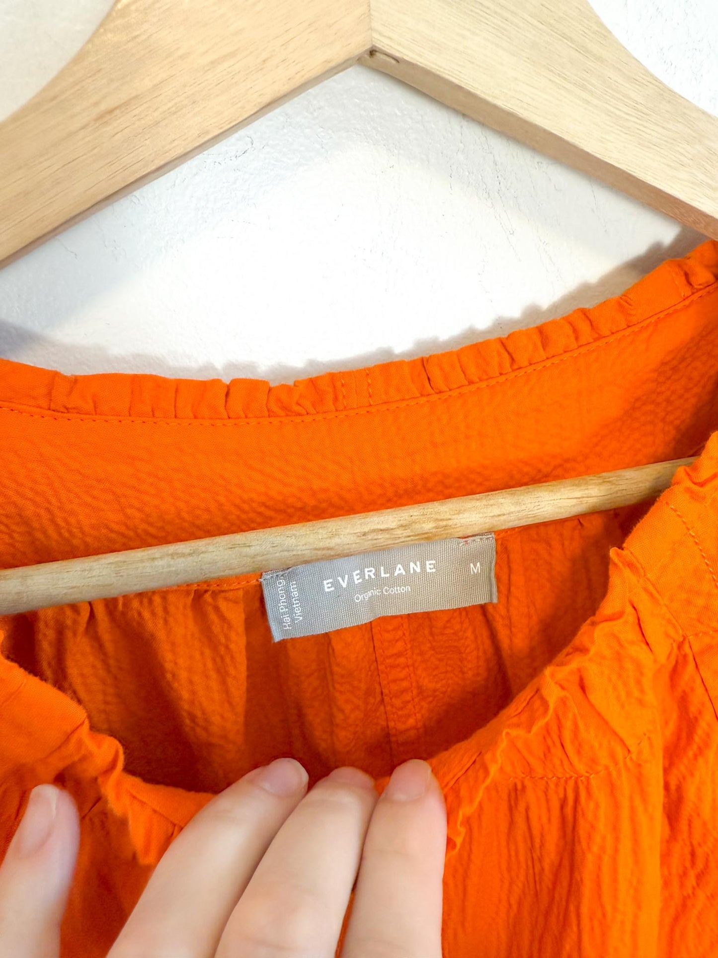 Everlane "The Seersucker Gathered Tee in Orange" (Size M)