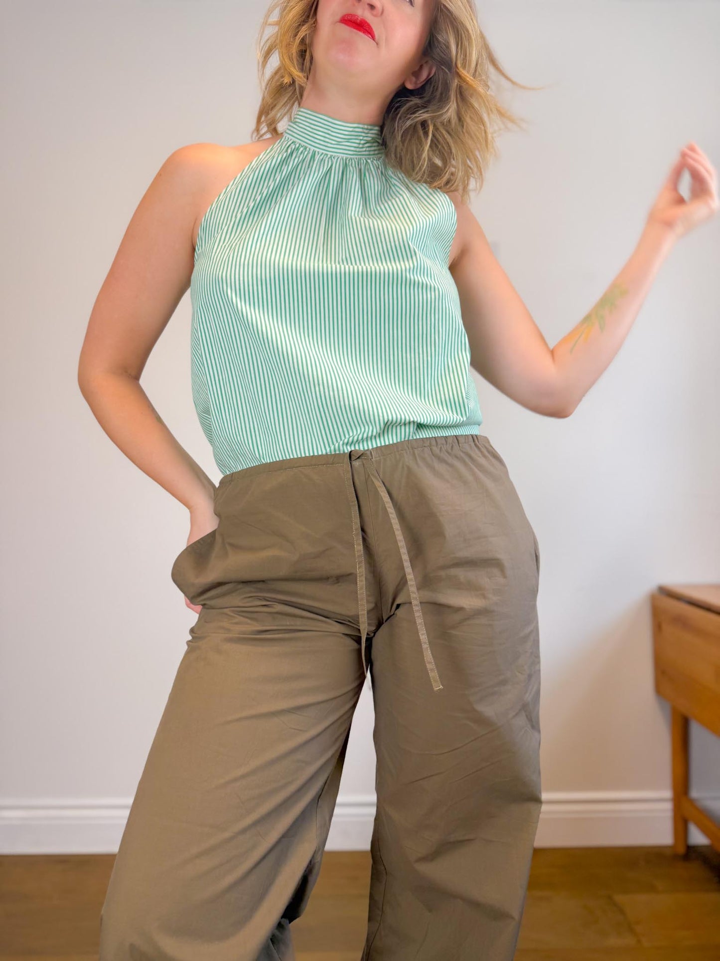 J.Crew "Tie-Neck Poplin Cotton Top in Green/White" (Size 10)