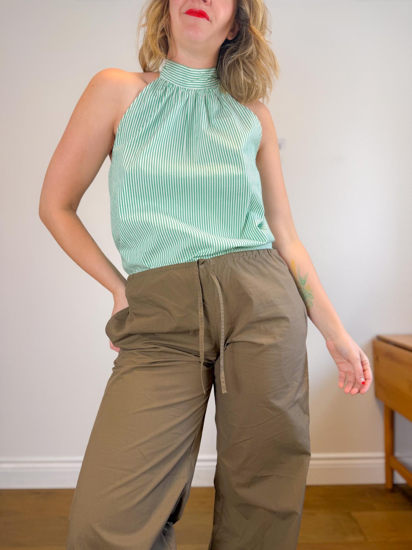 J.Crew "Tie-Neck Poplin Cotton Top in Green/White" (Size 10)