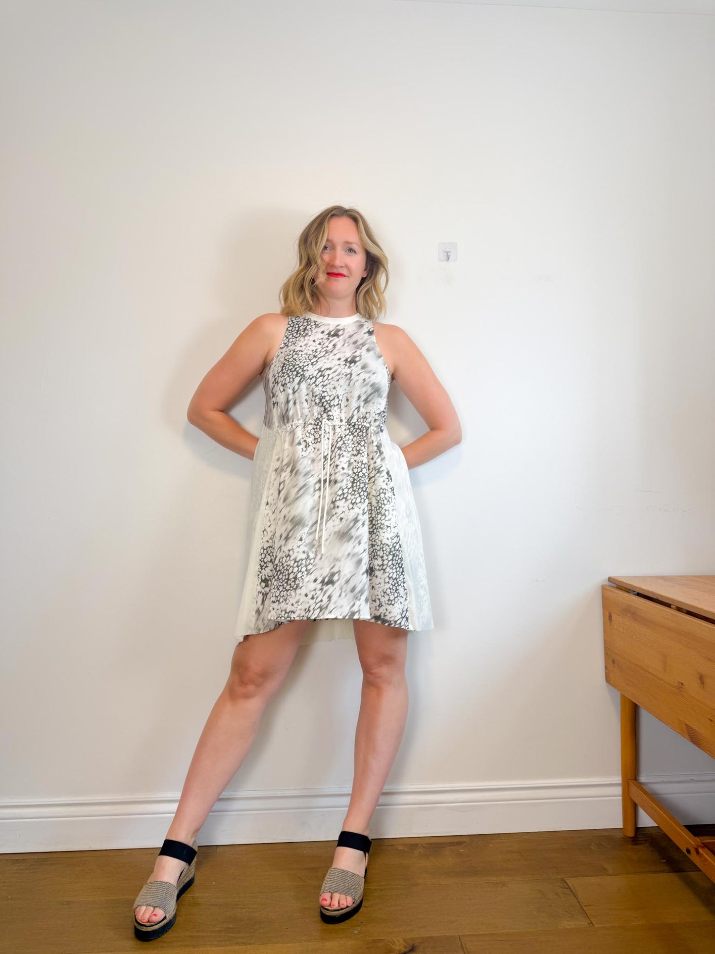 Lululemon "Mesh Overlay High-Neck Dress in White/Black" (Size L)