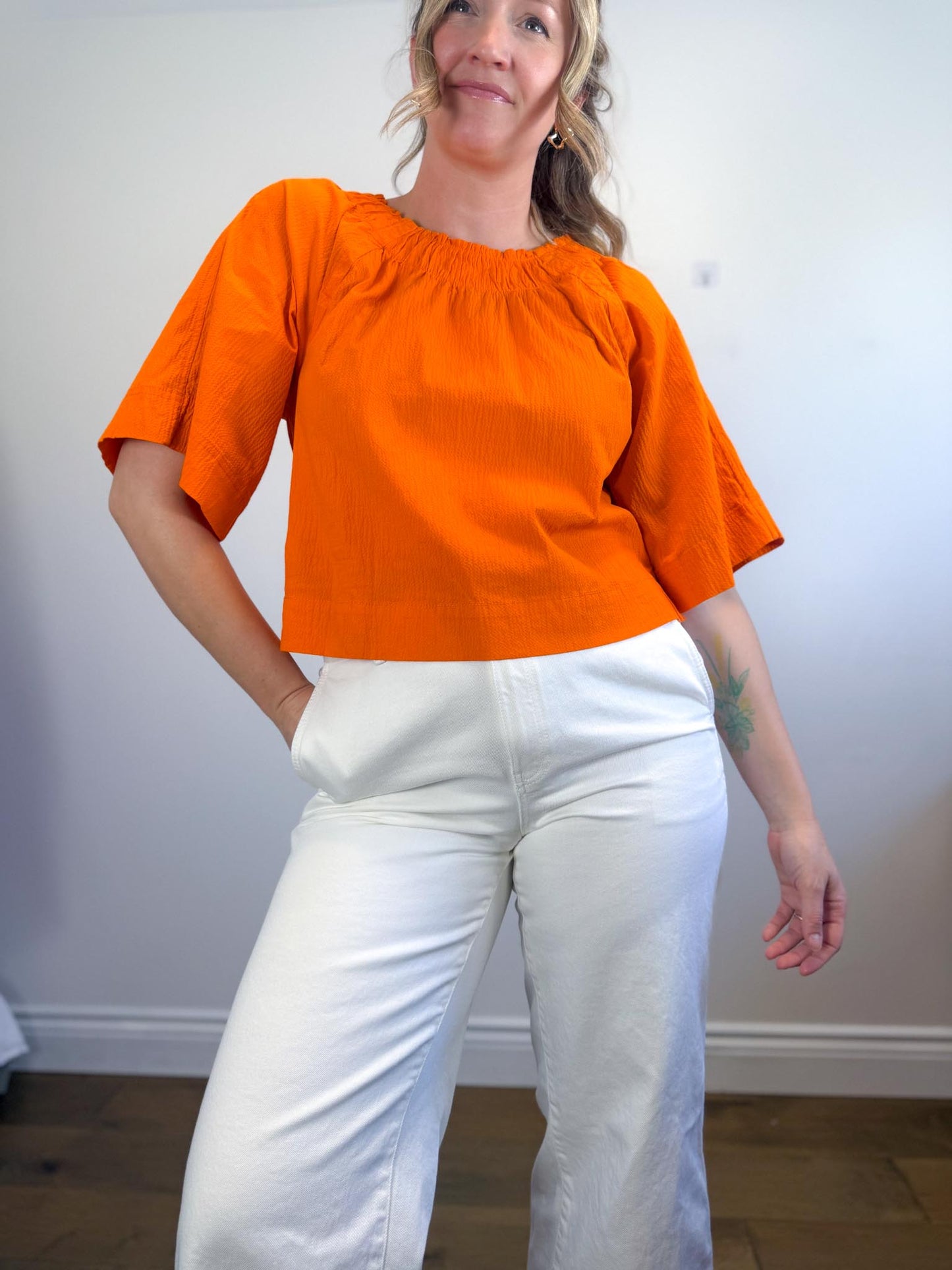 Everlane "The Seersucker Gathered Tee in Orange" (Size M)