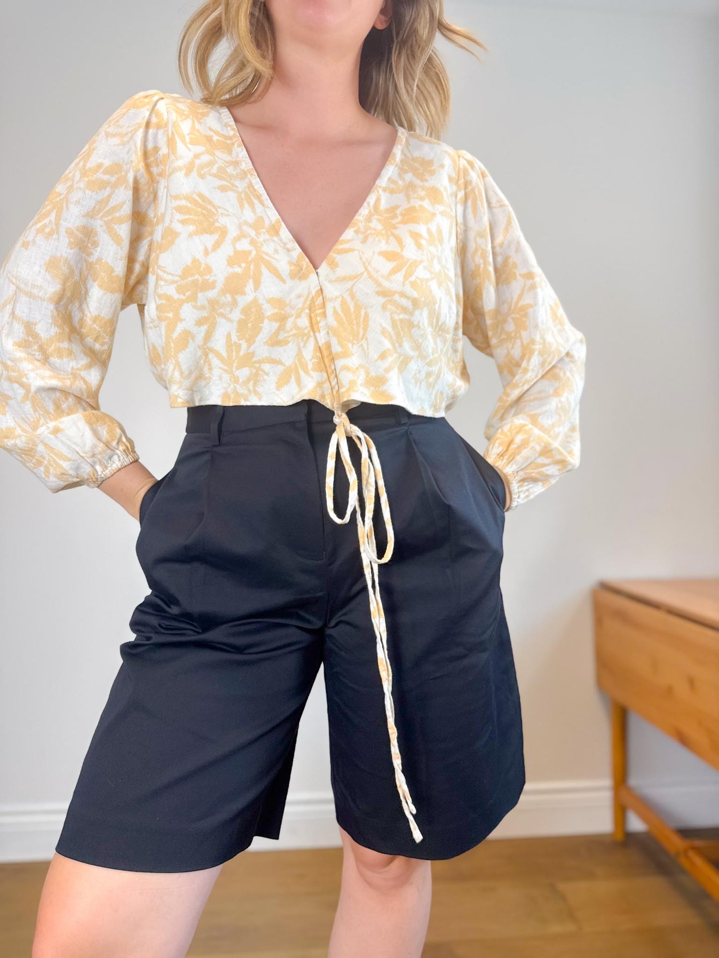 Abercrombie & Fitch Linen Cropped Floral Top with Front Tie NWT (Size XL)