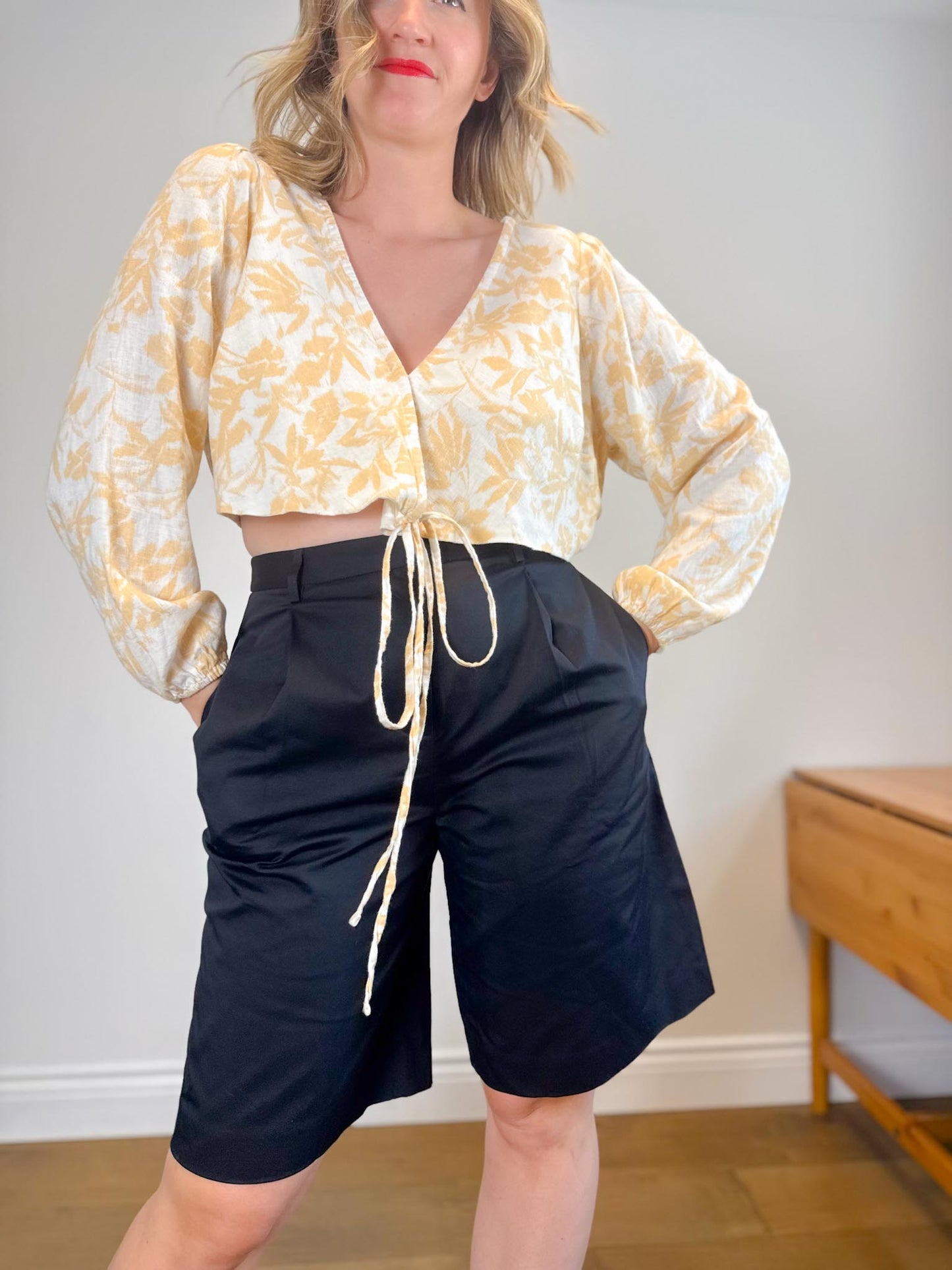 Abercrombie & Fitch Linen Cropped Floral Top with Front Tie NWT (Size XL)
