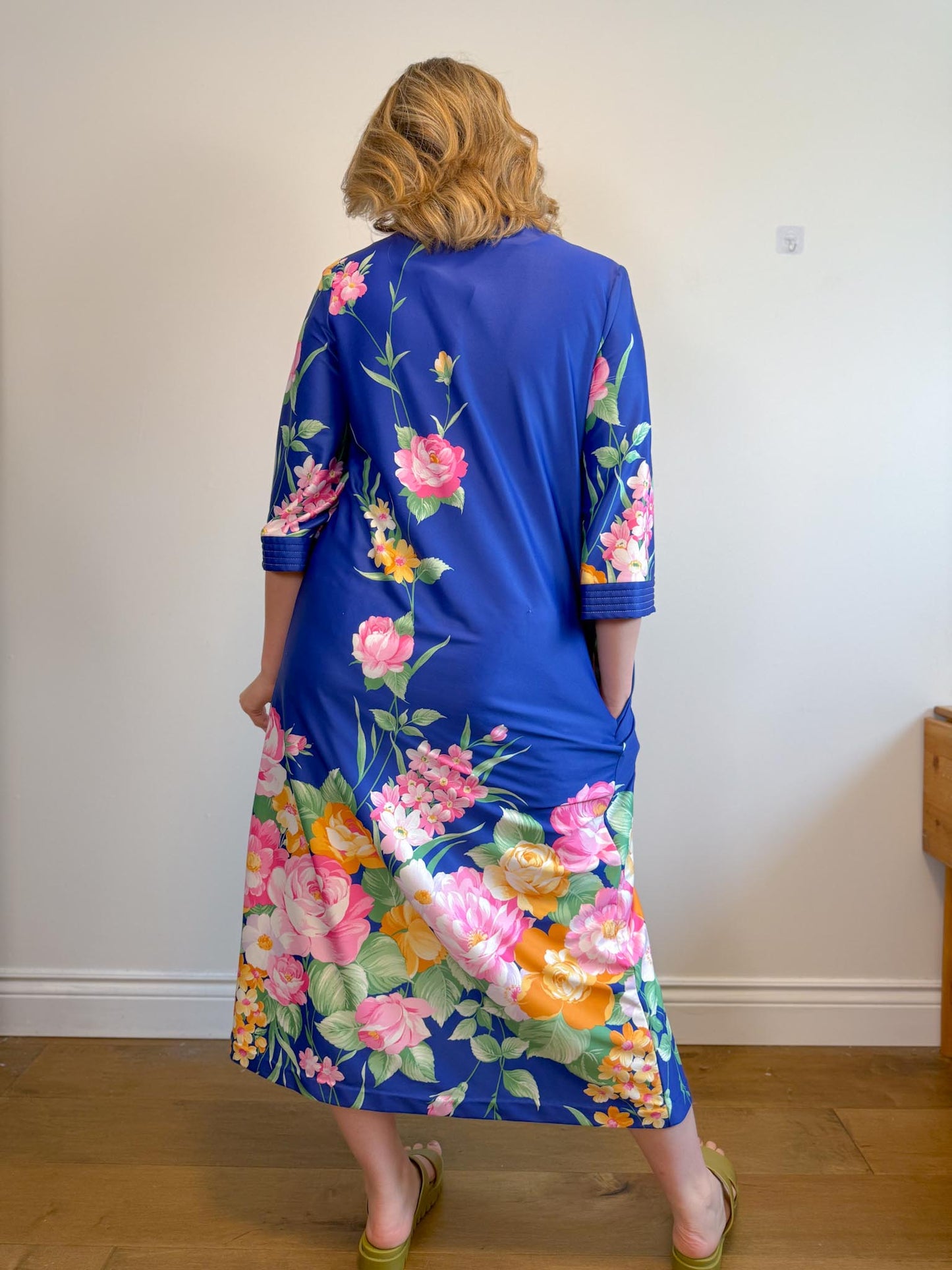 Vintage Robe / Duster Jacket in Blue/Floral Print (Size L)