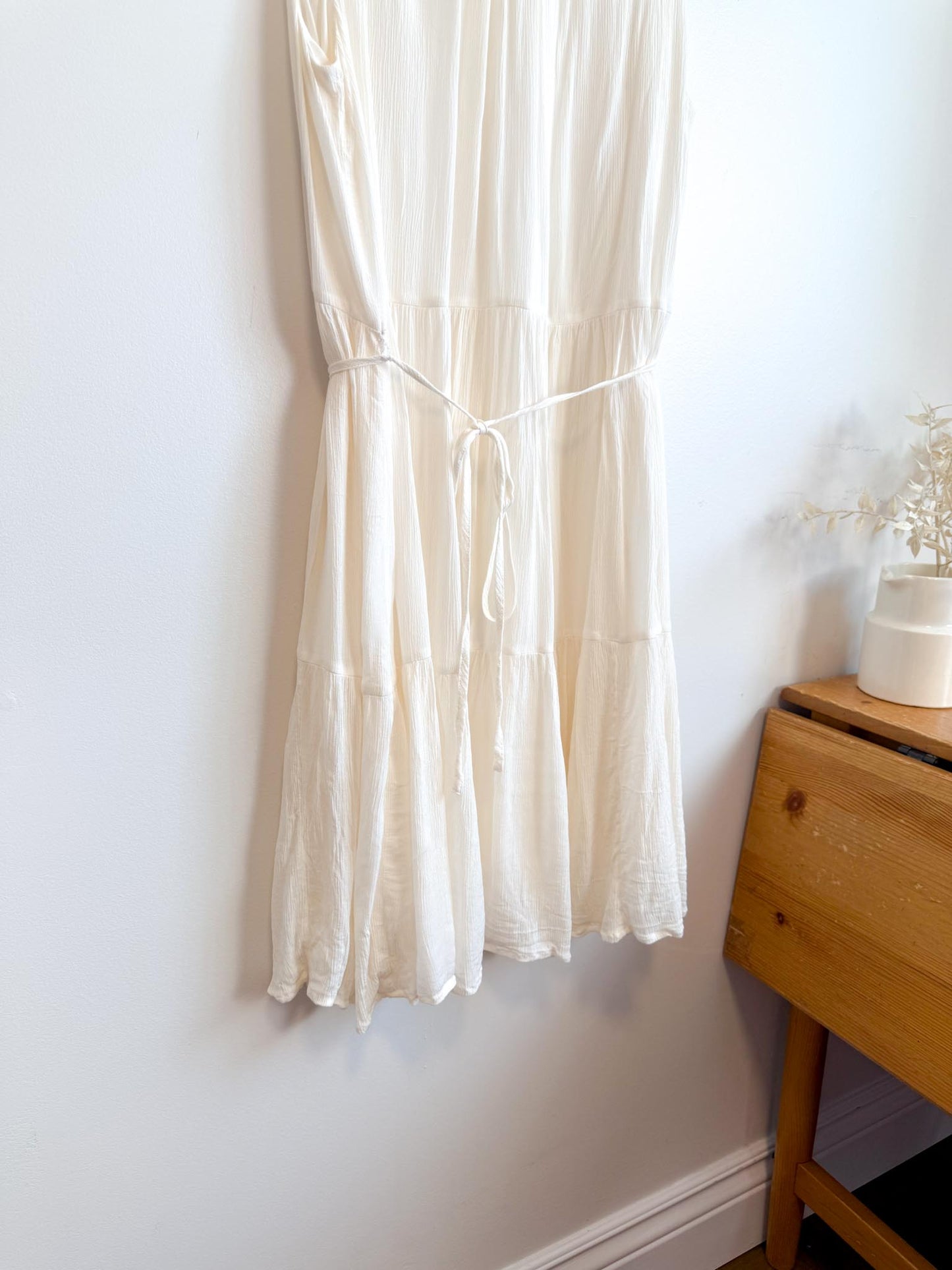 Banana Republic Tiered Mini Dress in White (Size L)