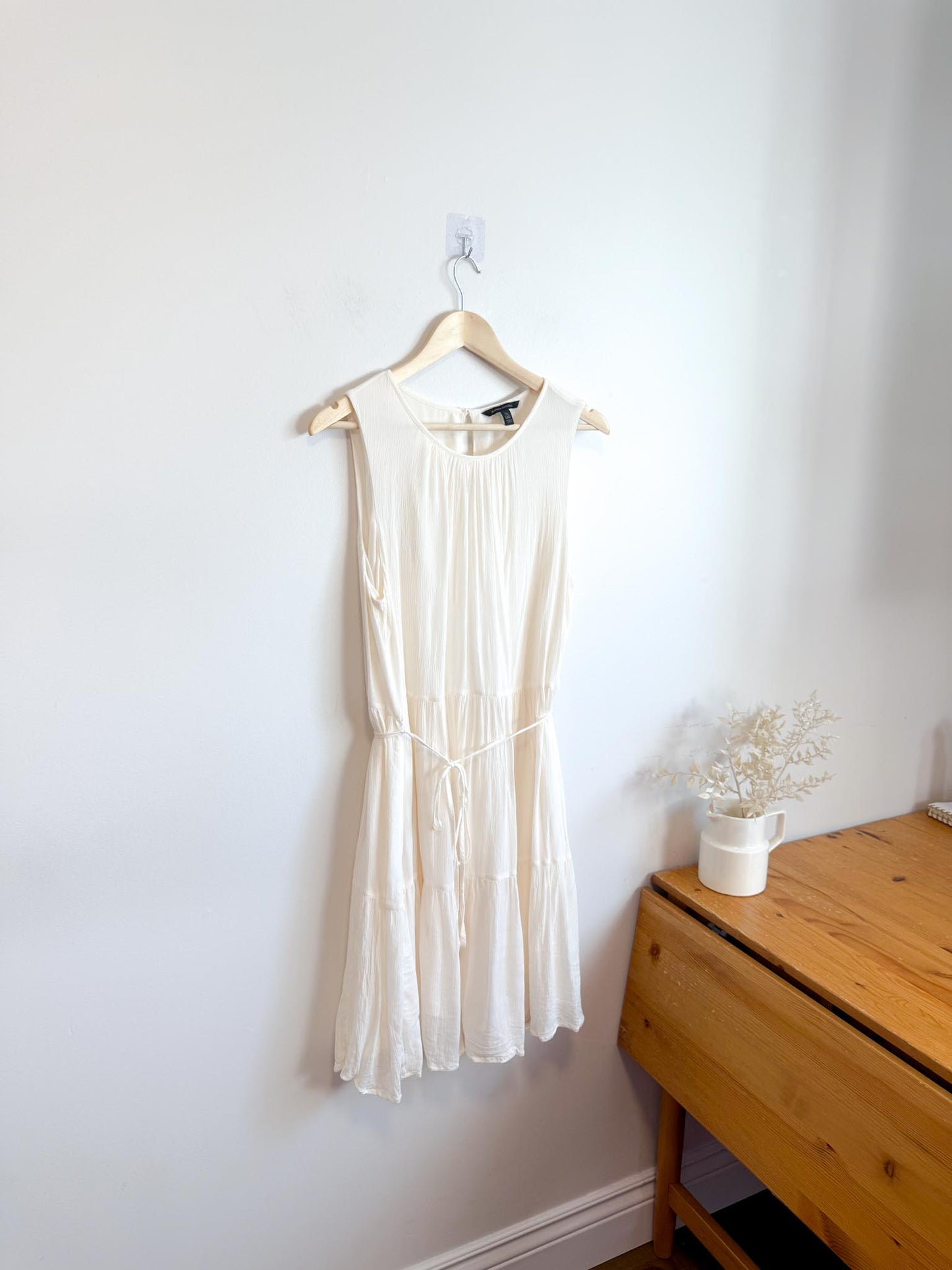 Banana Republic Tiered Mini Dress in White (Size L)