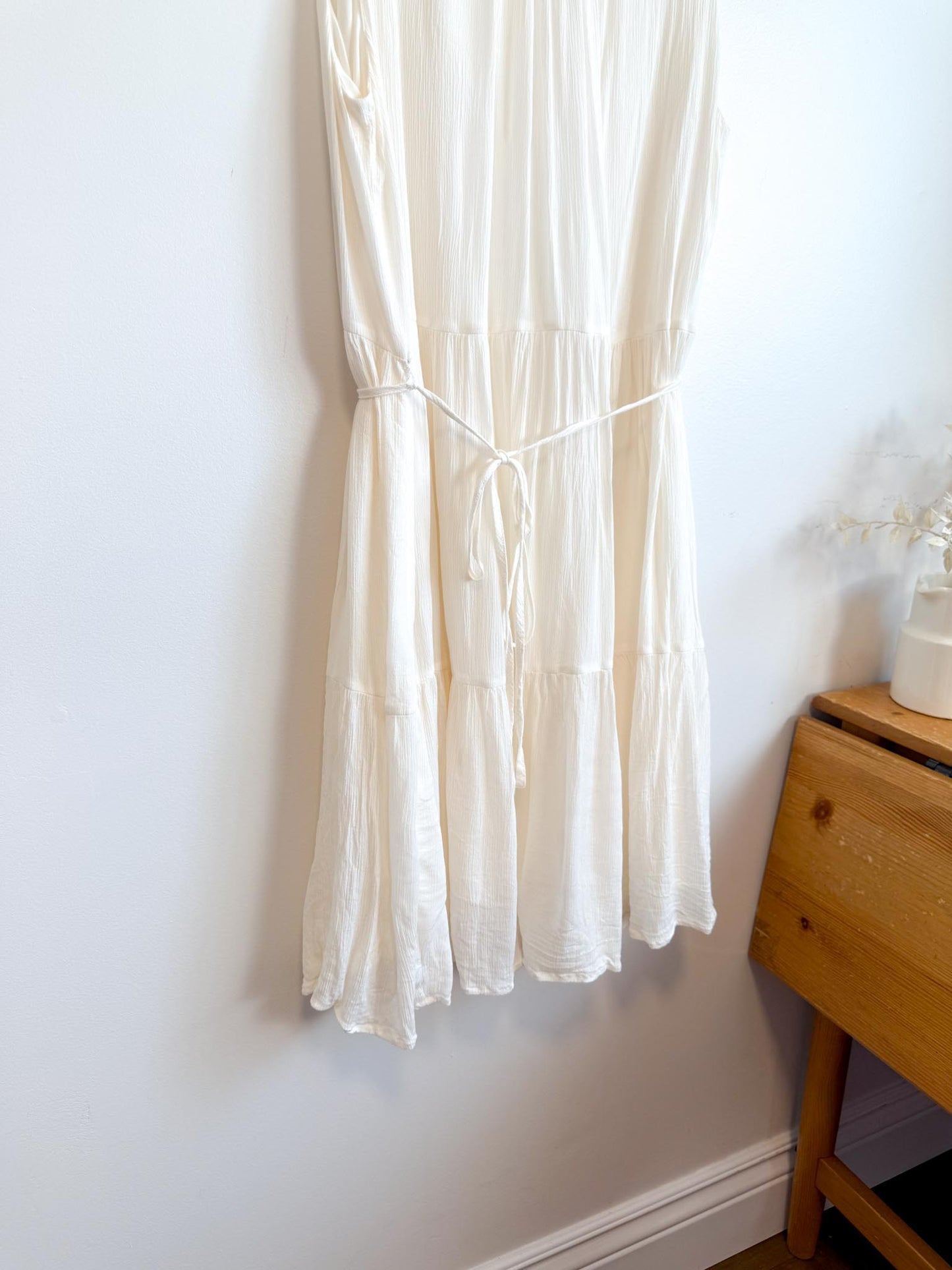 Banana Republic Tiered Mini Dress in White (Size L)