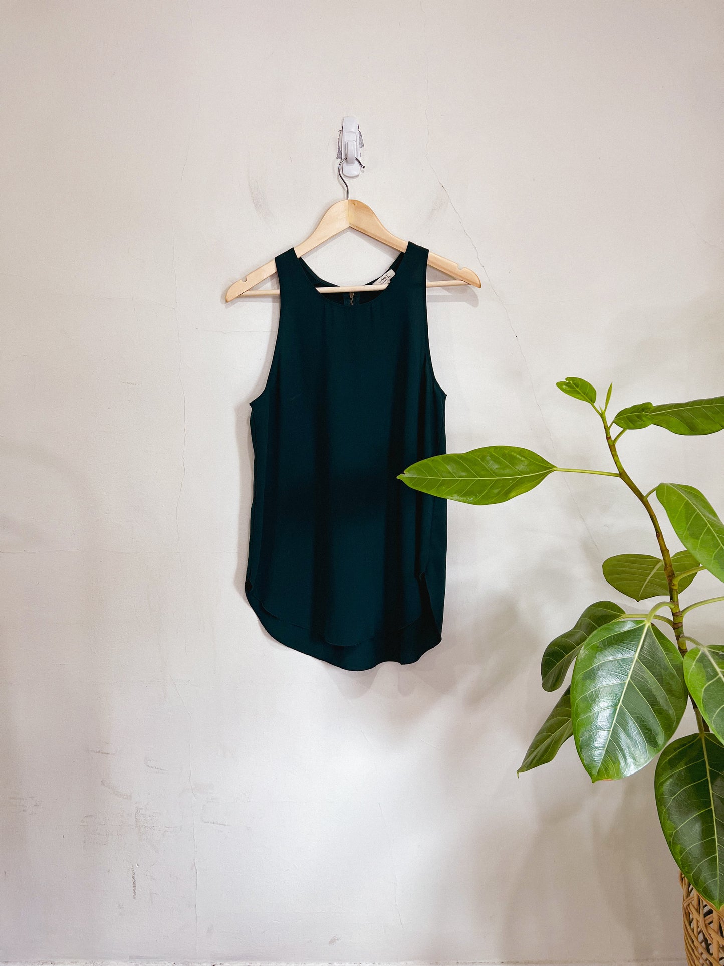 Wilfred Sleeveless Top in Dark Green (Size M)