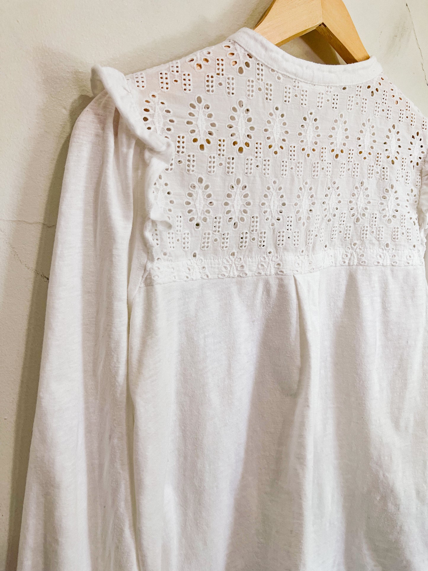 Thought Eyelet Ruffle Long Sleeve Top in White (Size 10)