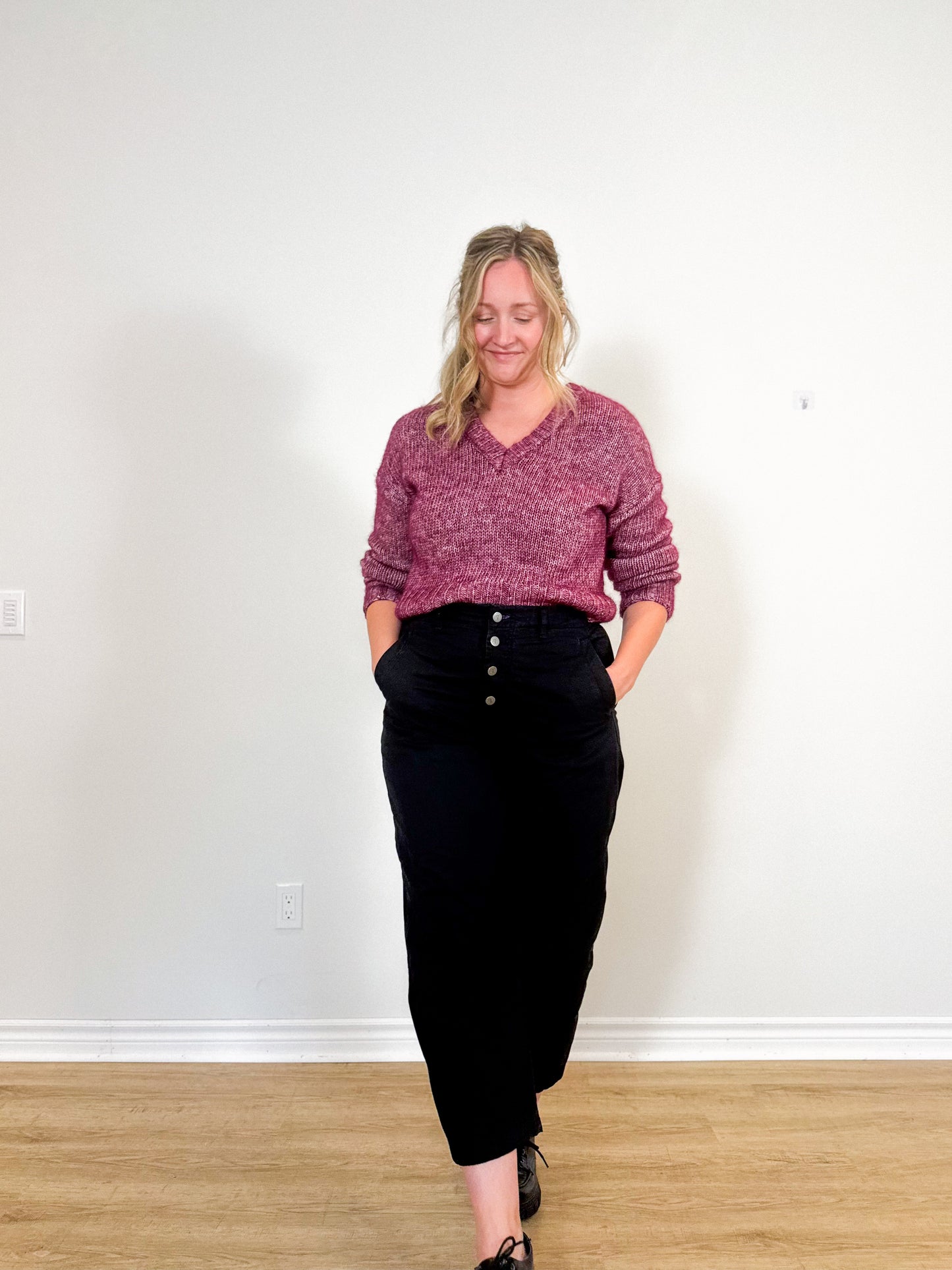 Anthropologie Pilcro "The Arin Mid-Rise Button-Front Barrel Pants in Black" (Size 31)