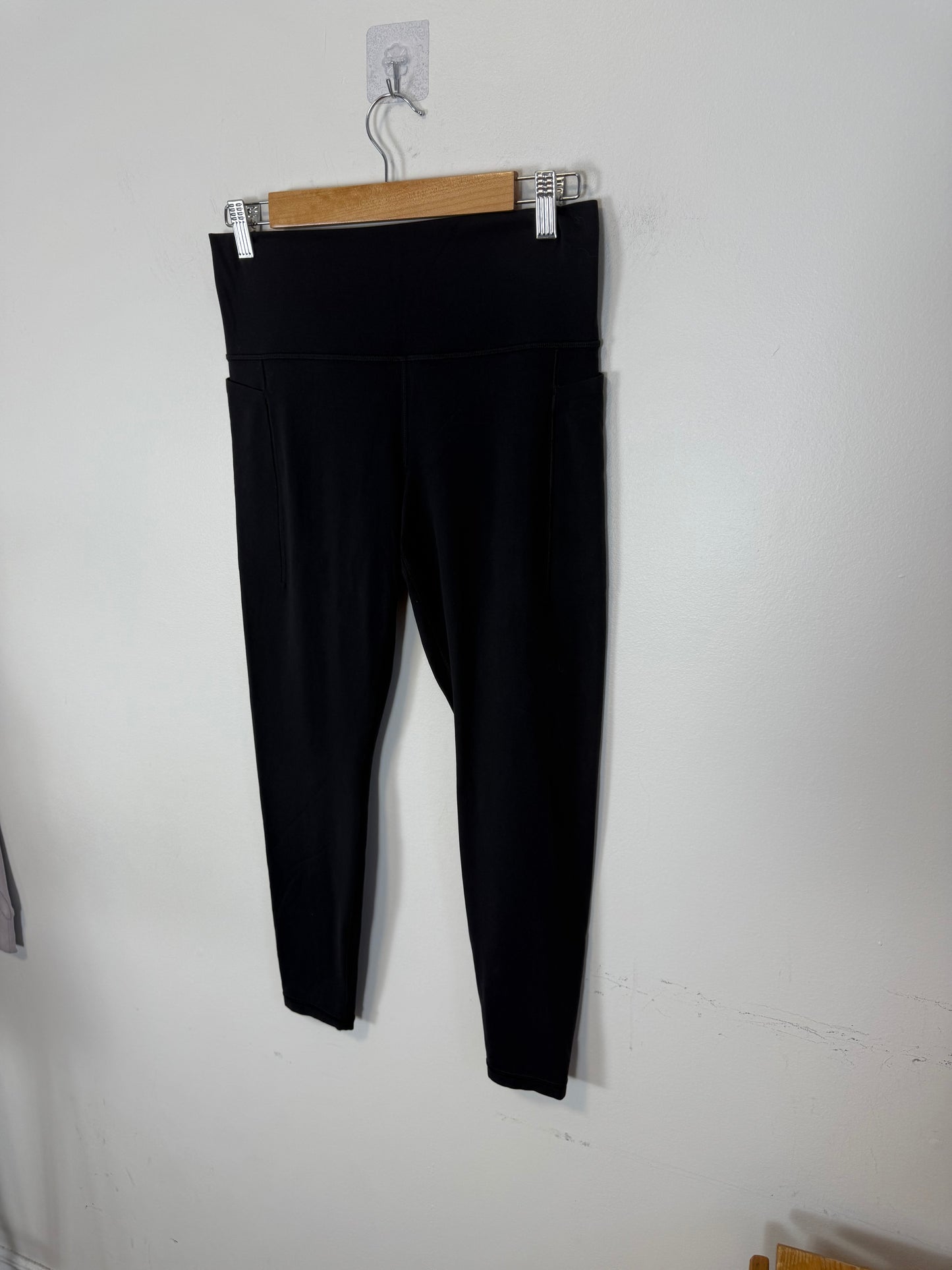Athleta "Transcend Stash High Rise Legging in Black" (Size L)