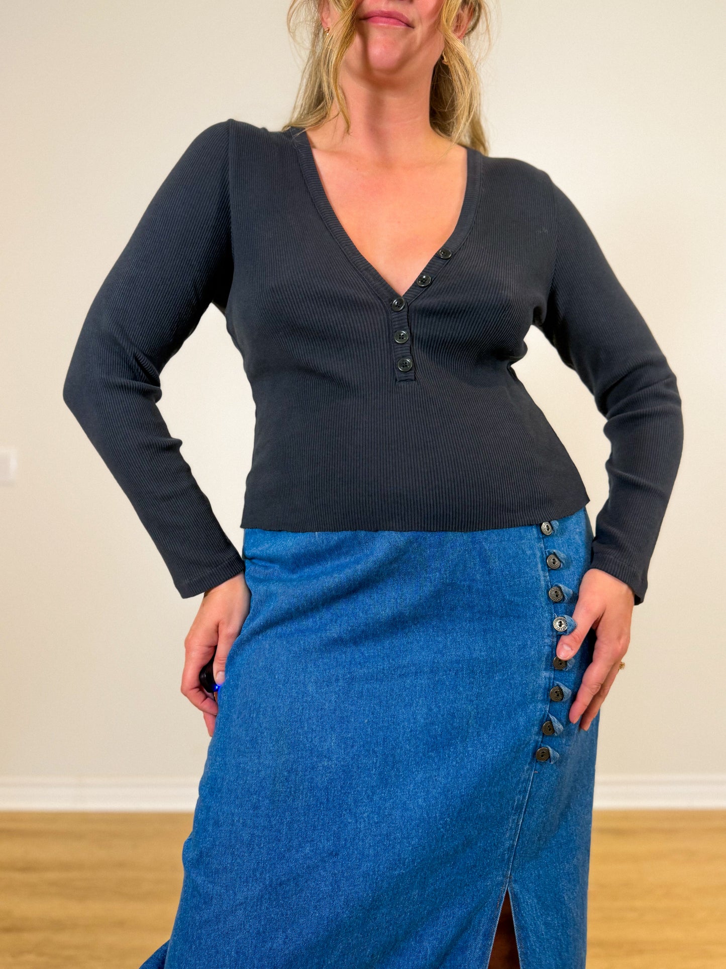 Citizens of Humanity "Aideen Ribbed Henley Top in Charcoal" (Size L)