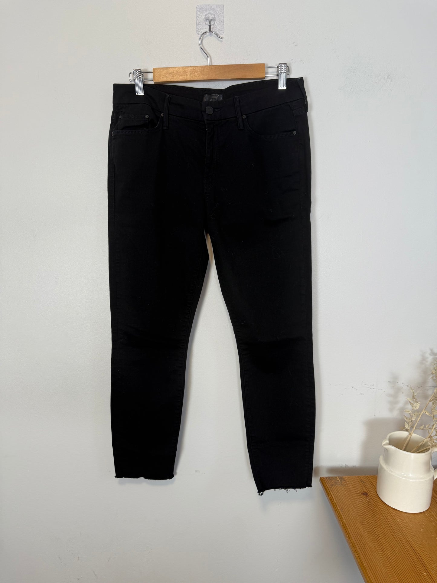MOTHER "The Looker Ankle Fray Jeans in Black" (Size 28)