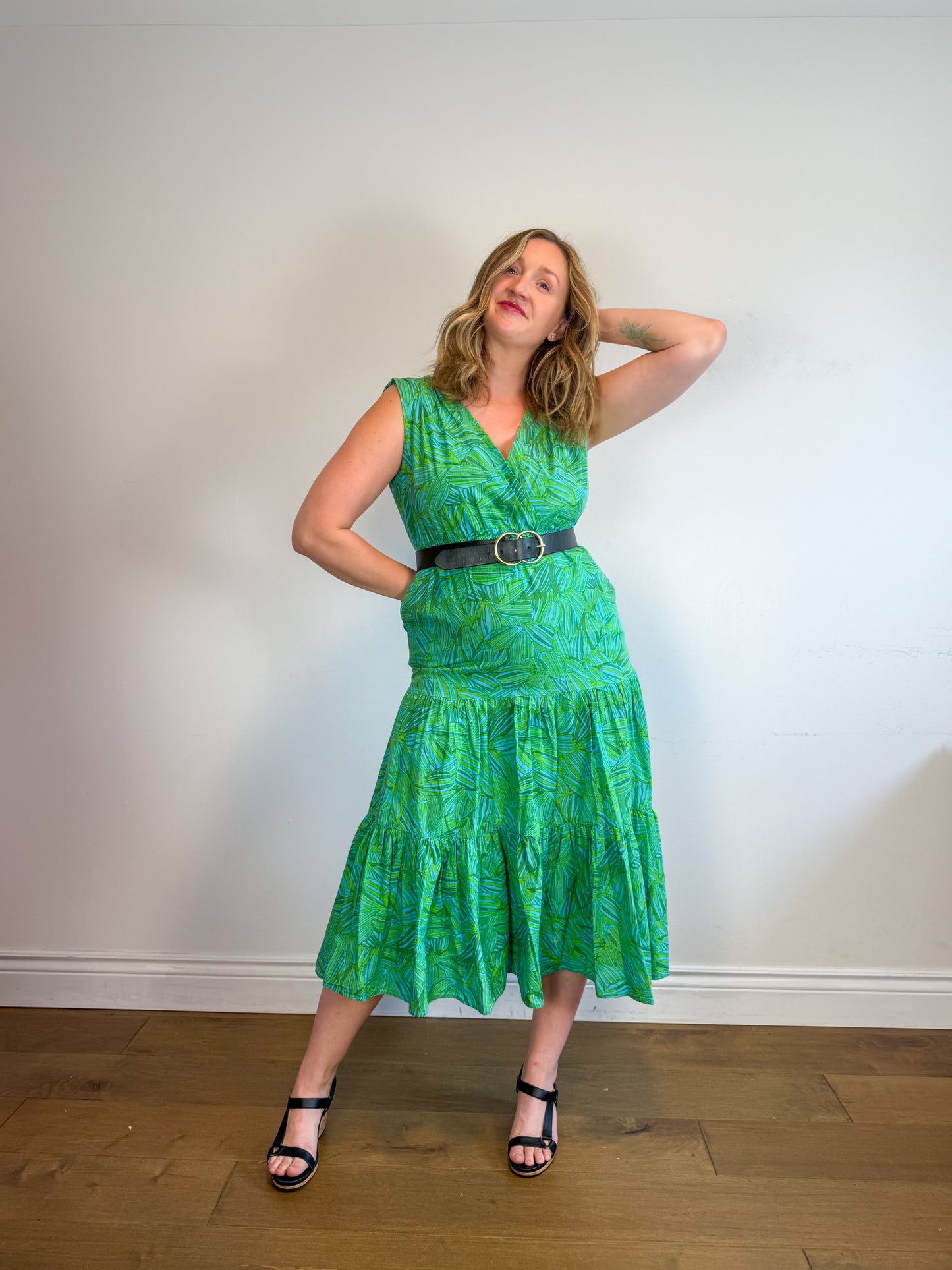Charlie Paige Print Midi Dress in Green (Size M)
