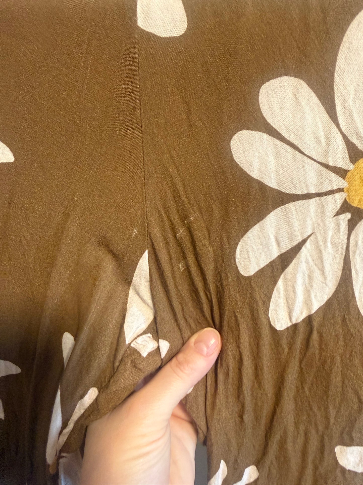 Onderbroeks Slow Fashion Cropped Rayon Pants in Daisy Print (Size L)