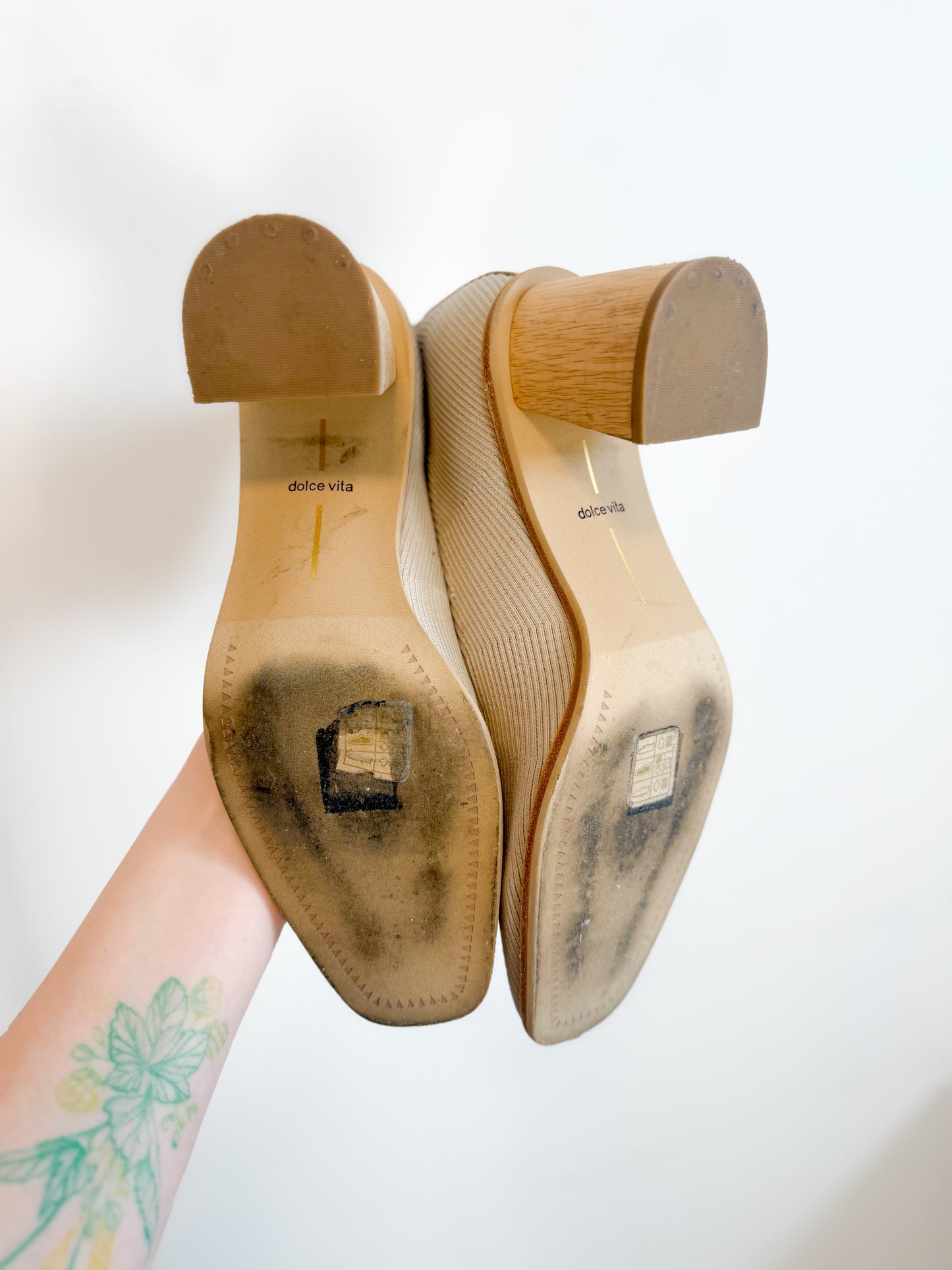 Dolce Vita Alaya Glove Bootie in Sand (Size 9.5)